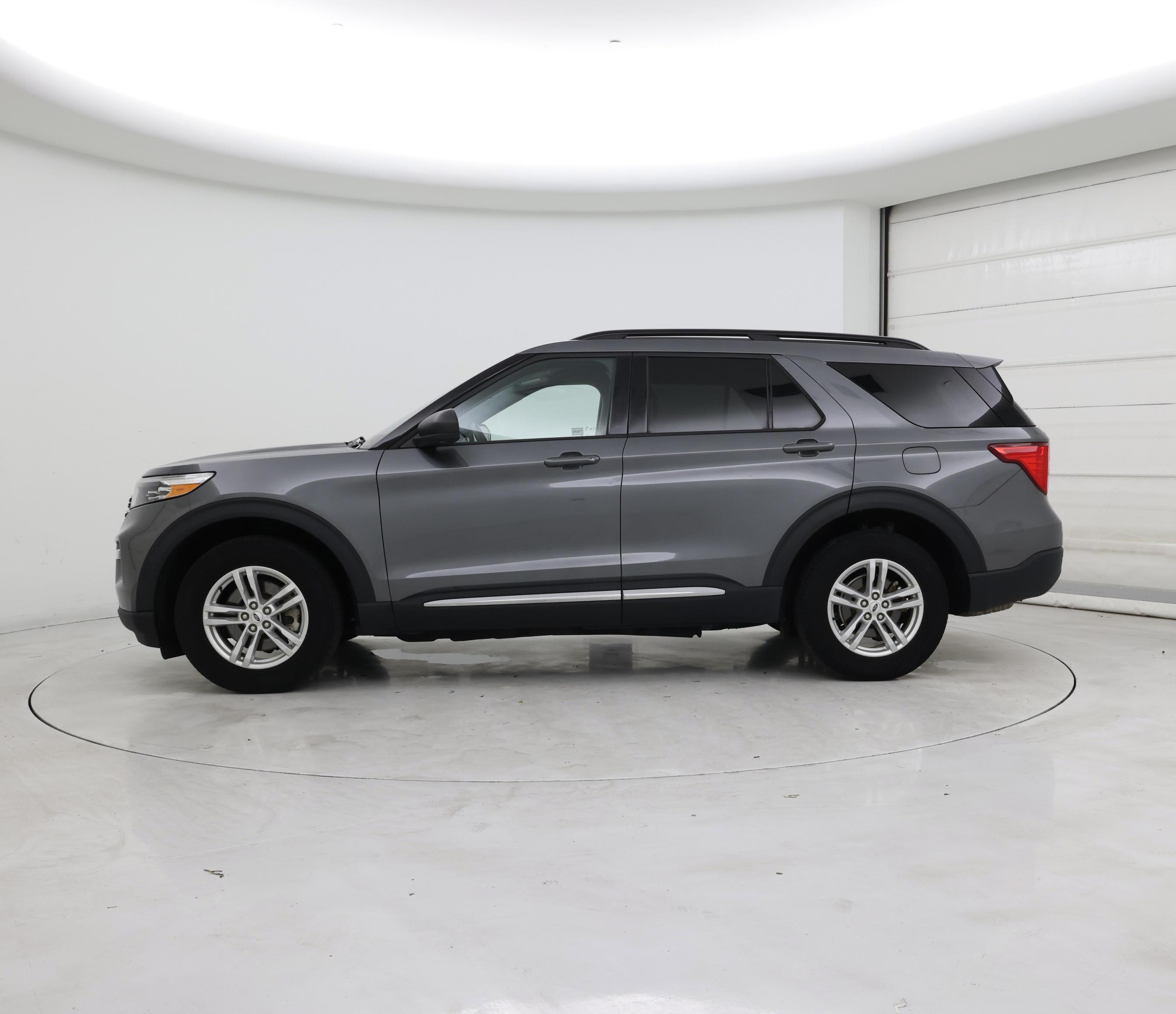 Thumbnail: 2022 Ford Explorer - 3