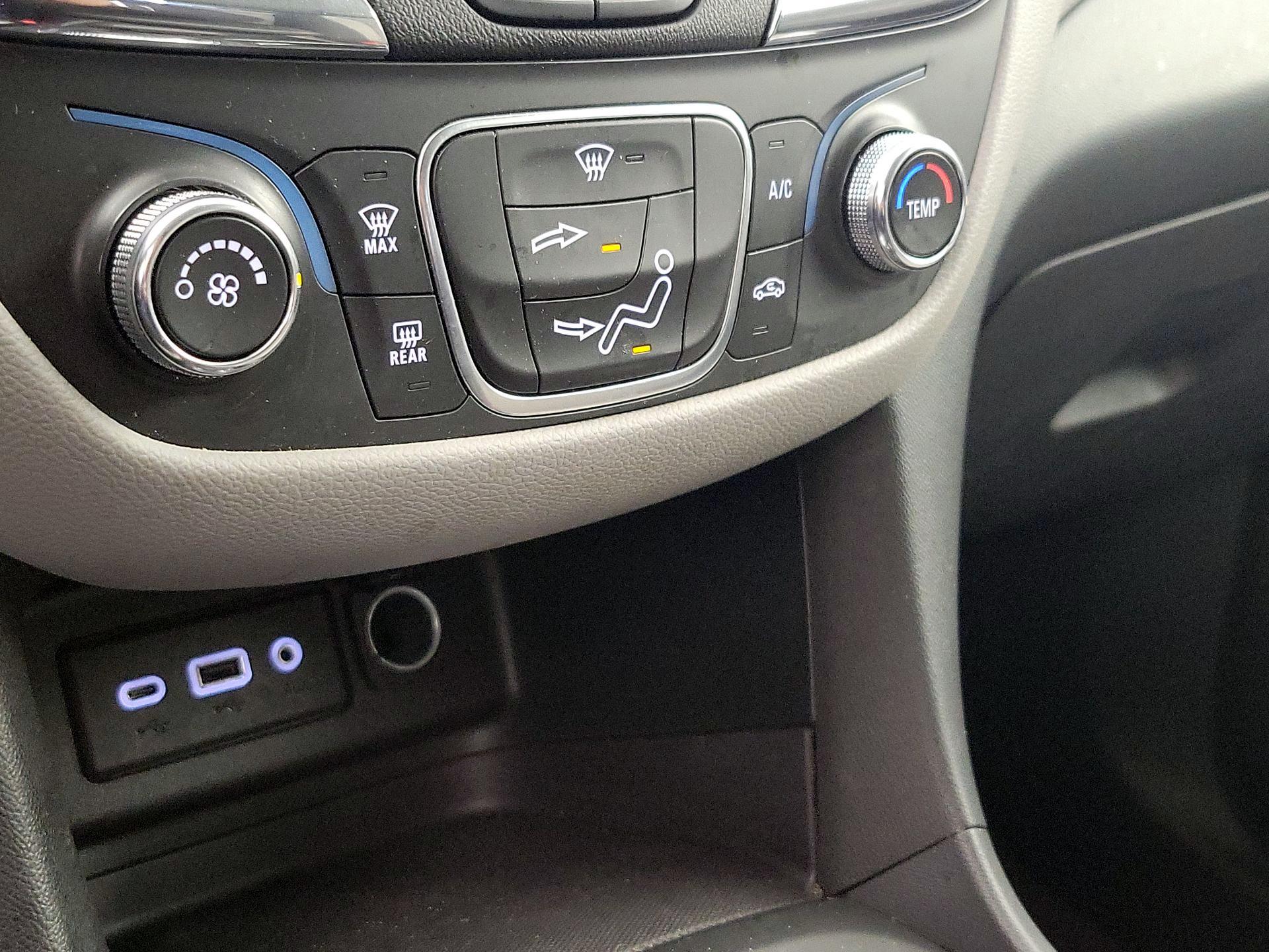 Thumbnail: 2022 Chevrolet Equinox - 16