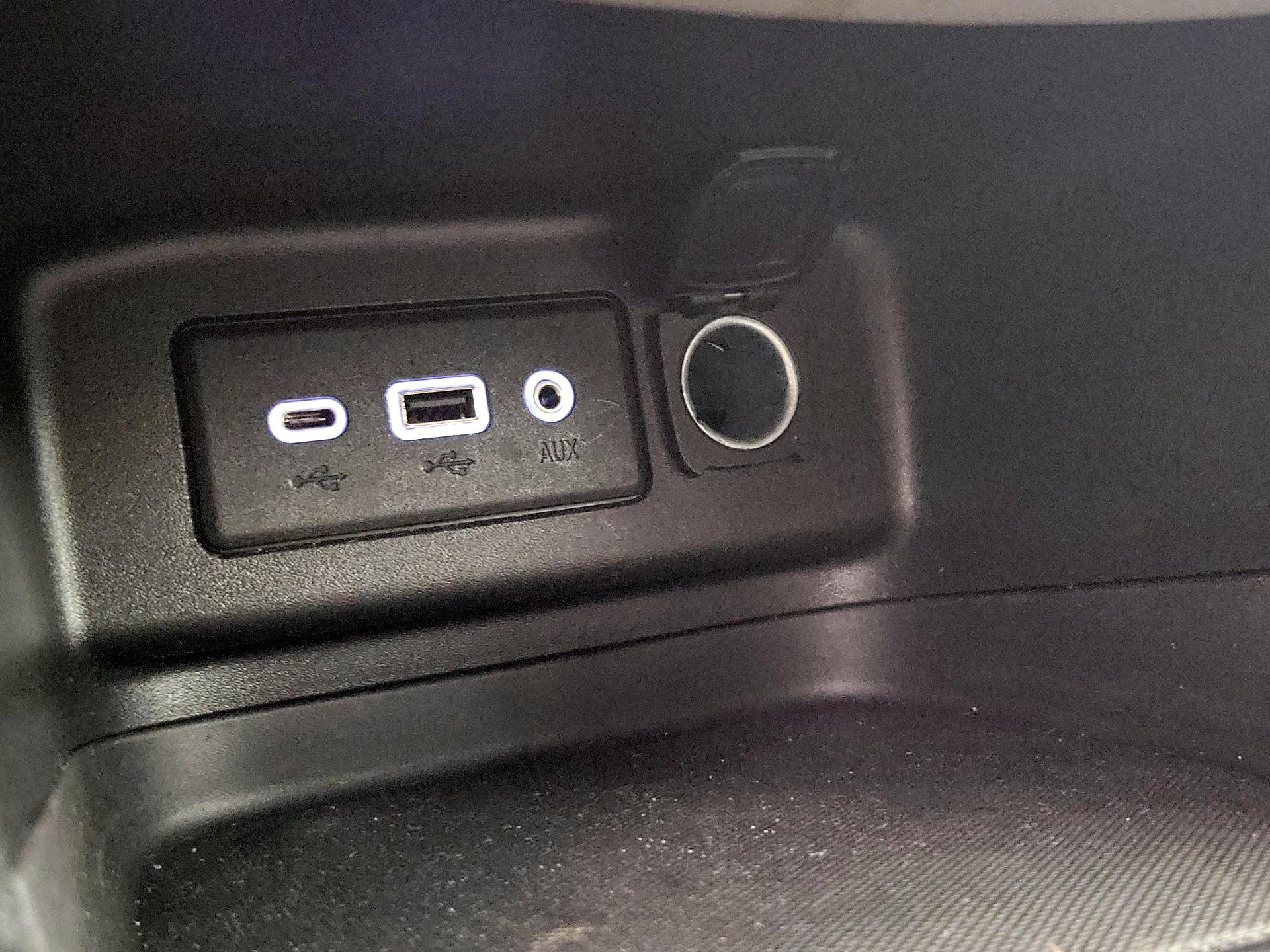 Thumbnail: 2022 Chevrolet Equinox - 18