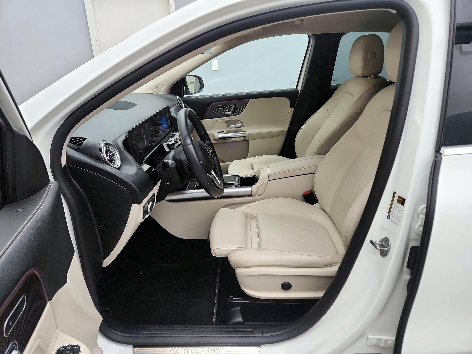 Thumbnail: 2022 Mercedes-Benz GLA - 11