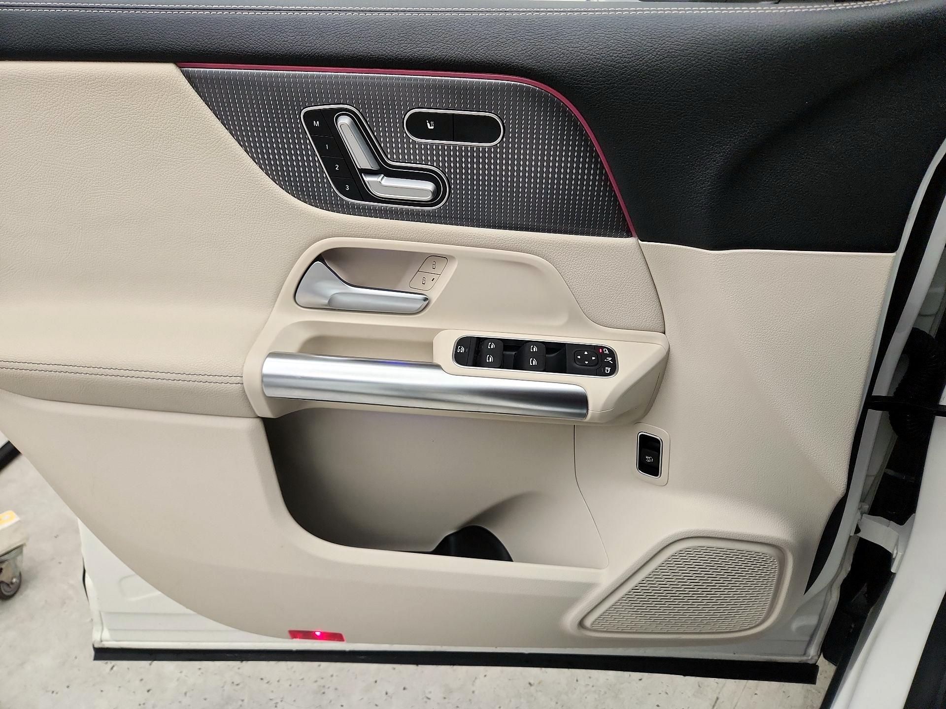 Thumbnail: 2022 Mercedes-Benz GLA - 12