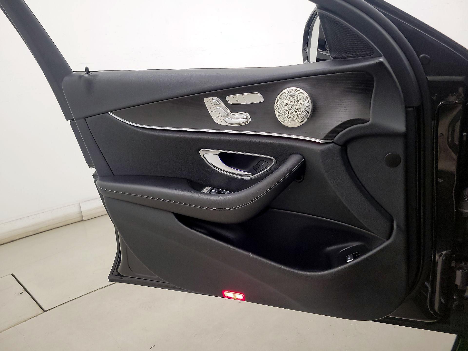 Thumbnail: 2022 Mercedes-Benz E-Class - 12