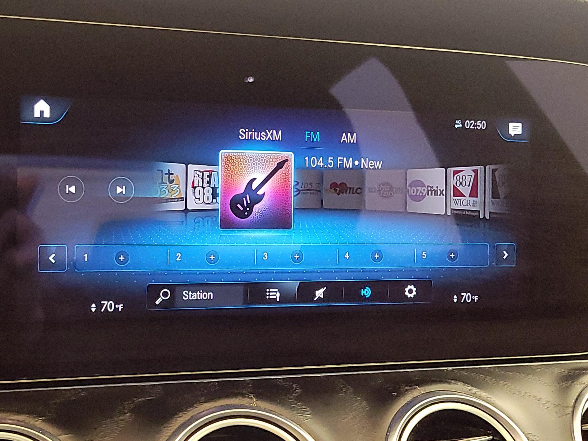 Thumbnail: 2022 Mercedes-Benz E-Class - 16