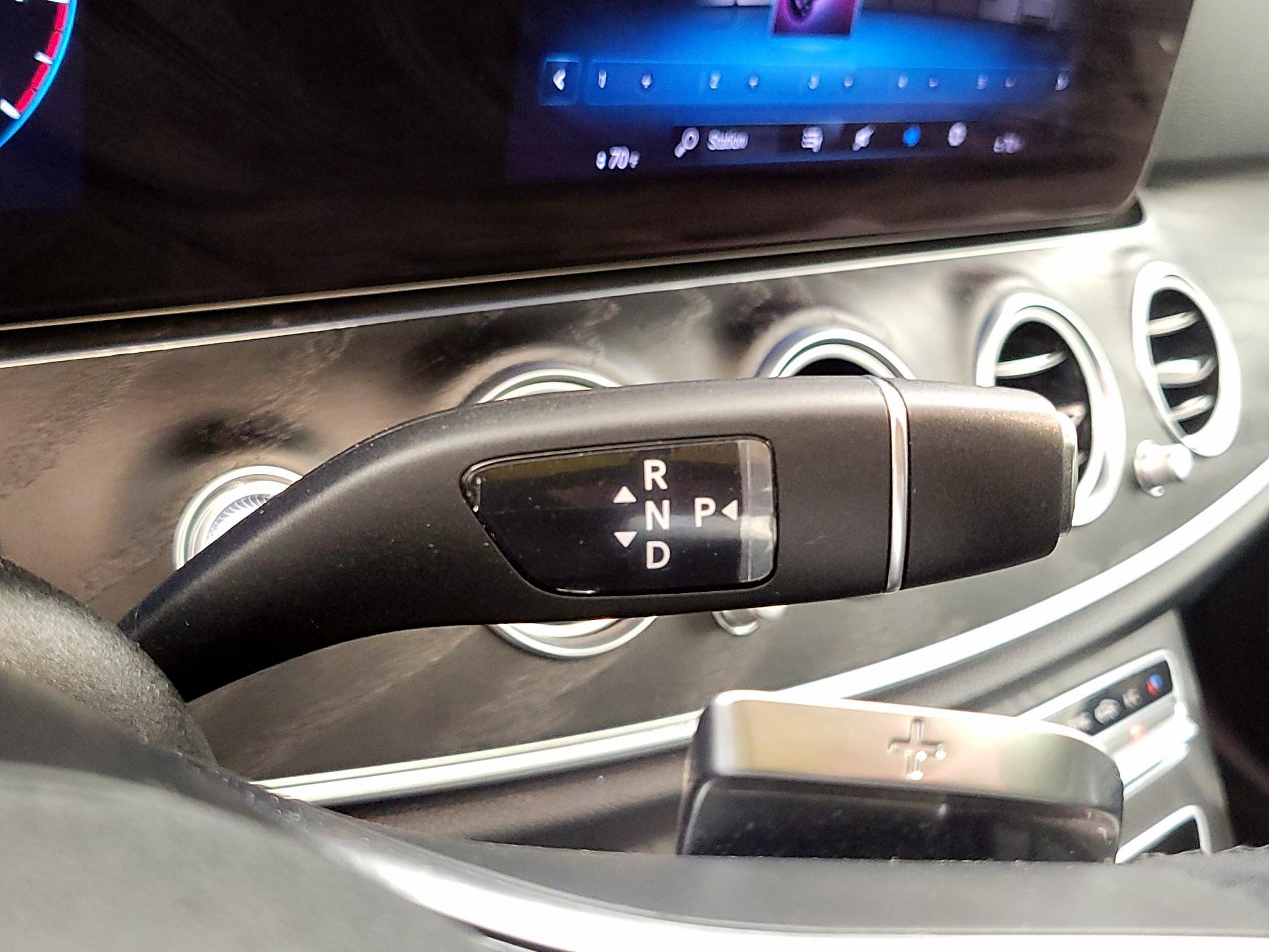 Thumbnail: 2022 Mercedes-Benz E-Class - 18