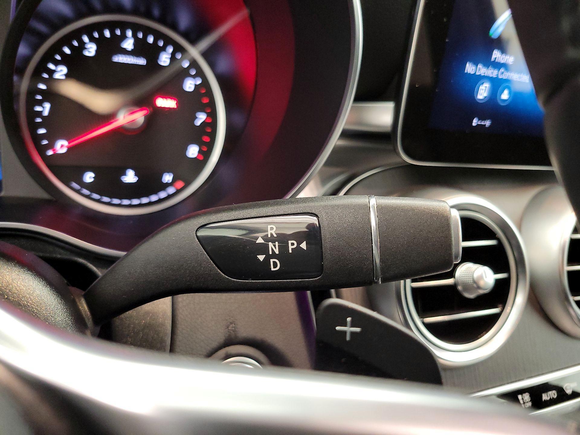 Thumbnail: 2022 Mercedes-Benz GLC - 17