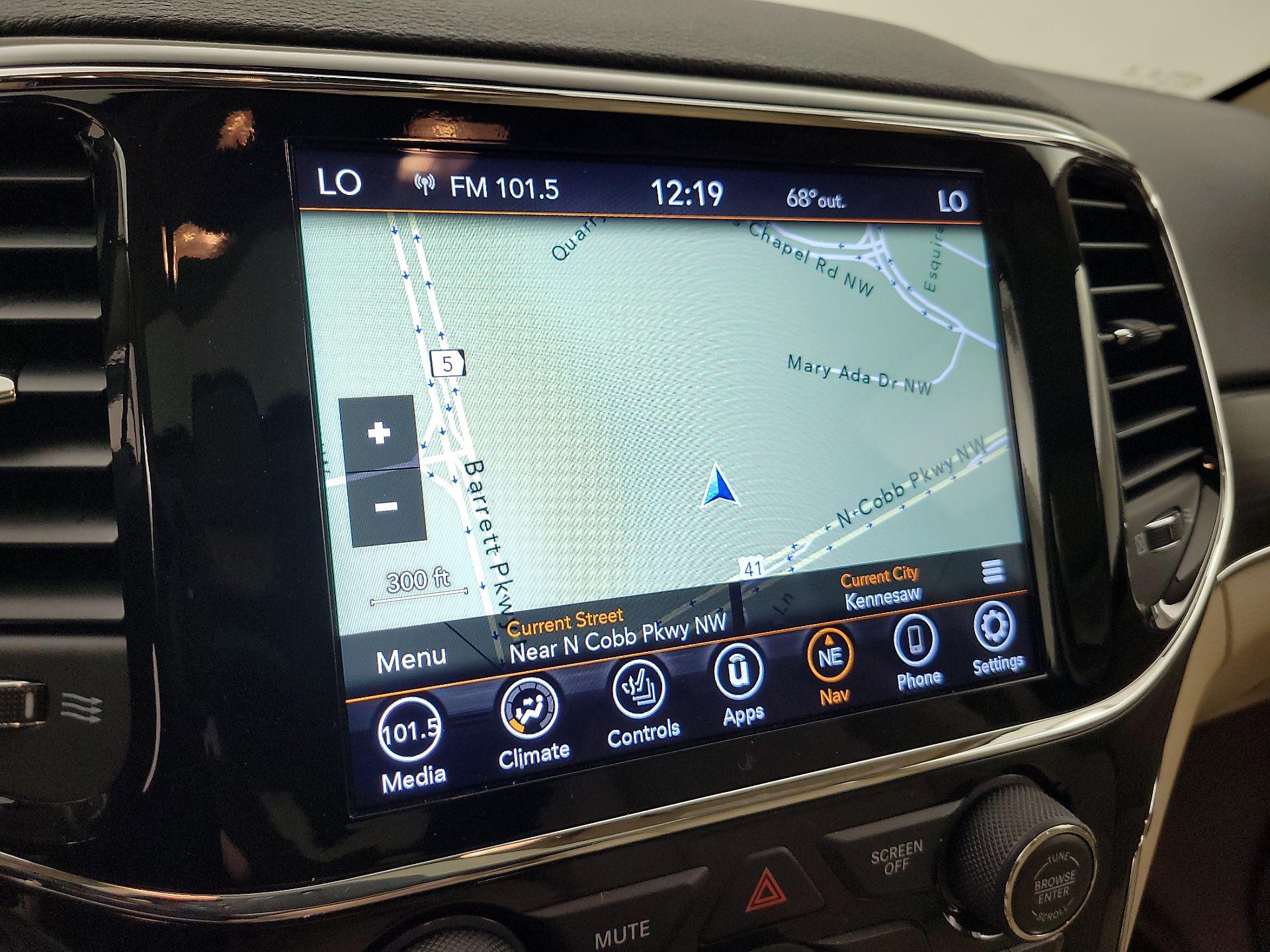 Thumbnail: 2021 Jeep Grand Cherokee - 14