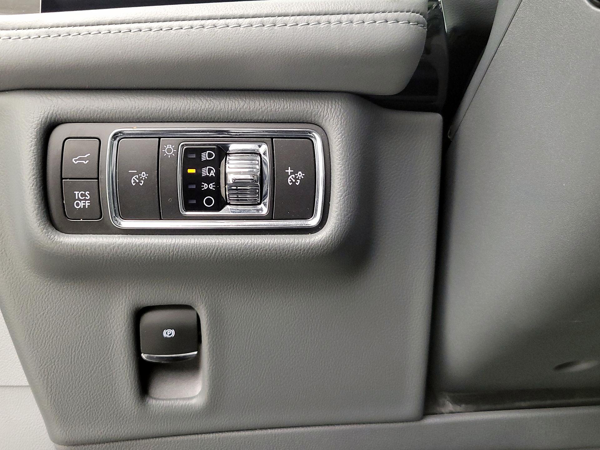 Thumbnail: 2022 Lincoln Nautilus - 13