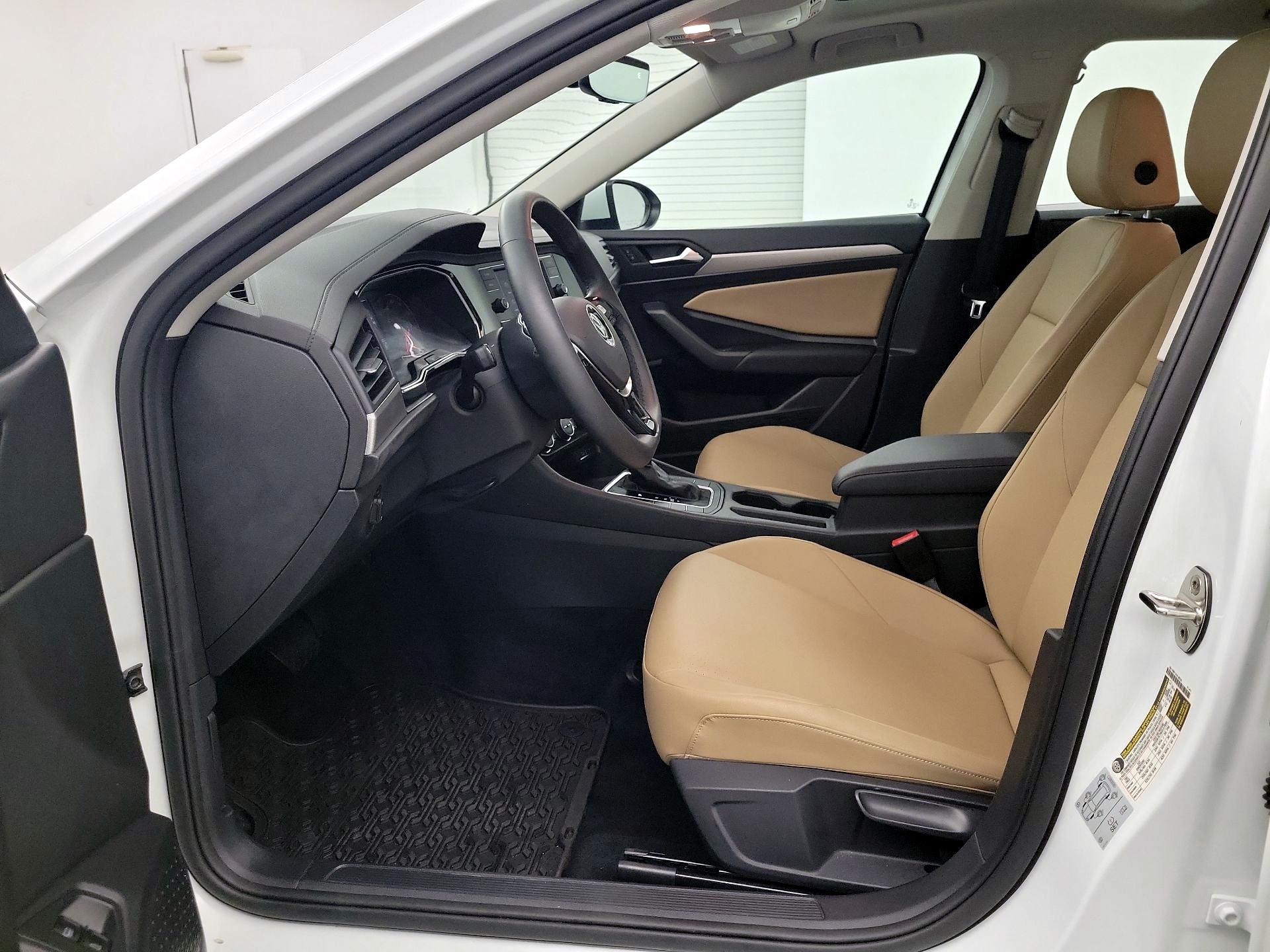 Thumbnail: 2020 Volkswagen Jetta - 9