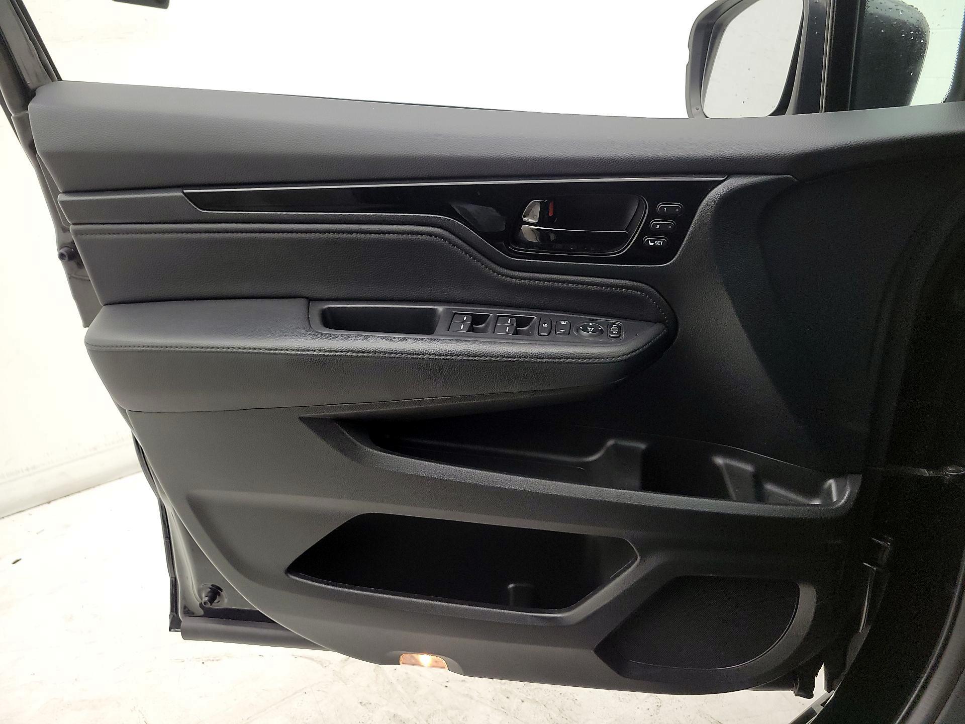 Thumbnail: 2023 Honda Odyssey - 12