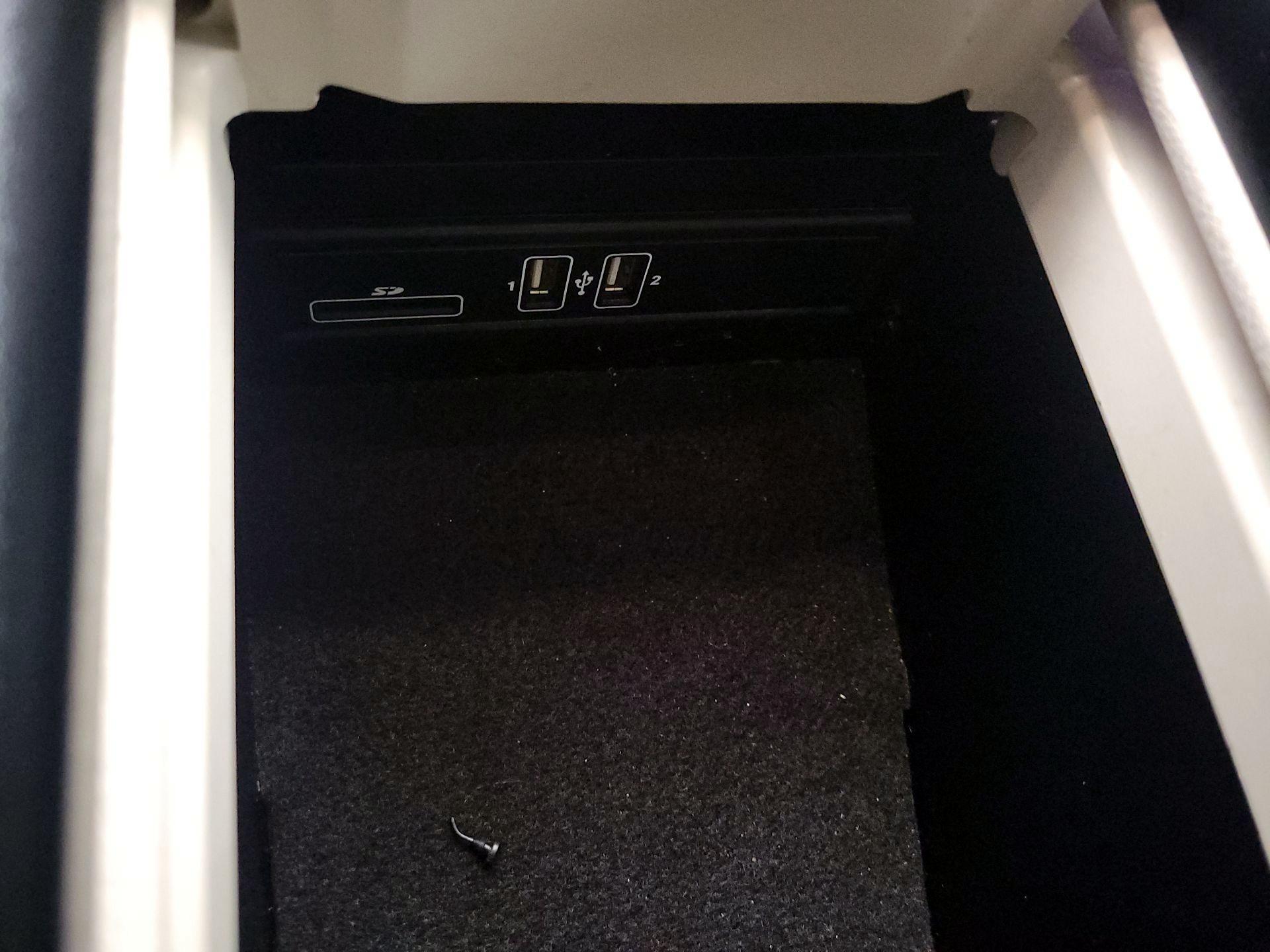 Thumbnail: 2020 Mercedes-Benz E-Class - 19