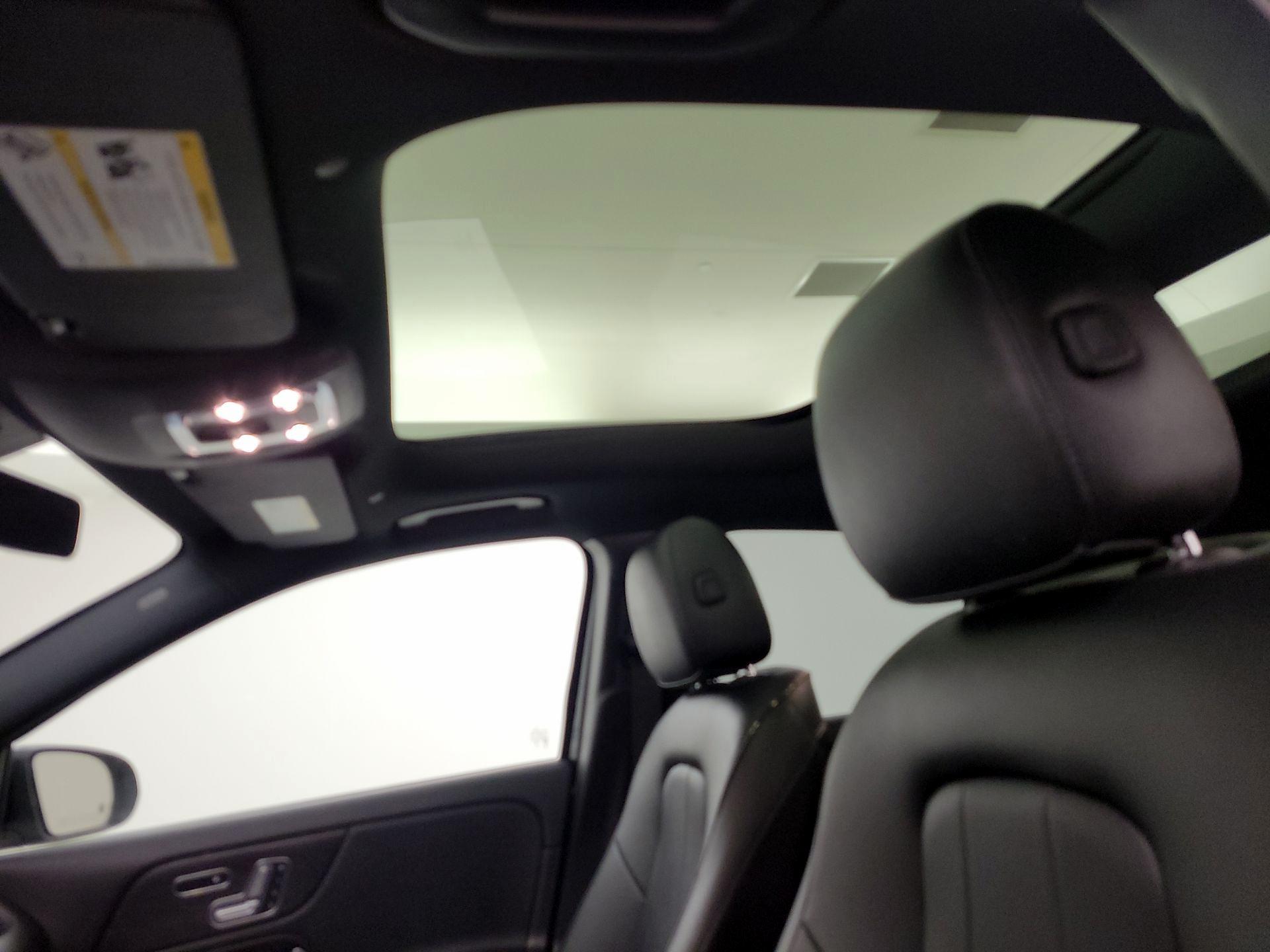 Thumbnail: 2021 Mercedes-Benz GLA - 20