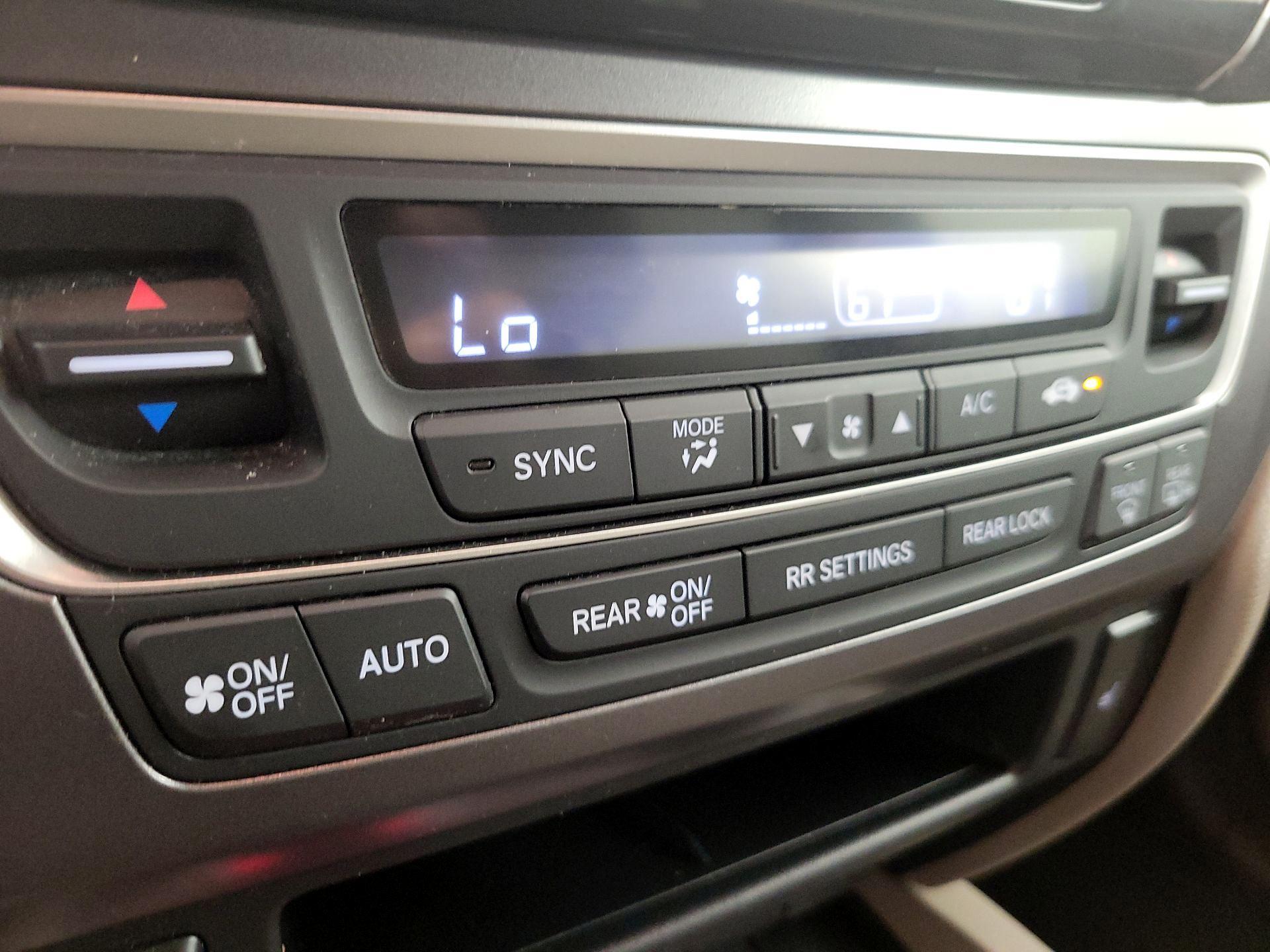 Thumbnail: 2022 Honda Pilot - 16