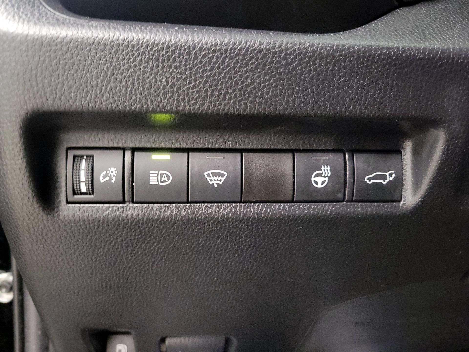 Thumbnail: 2022 Toyota RAV4 - 13