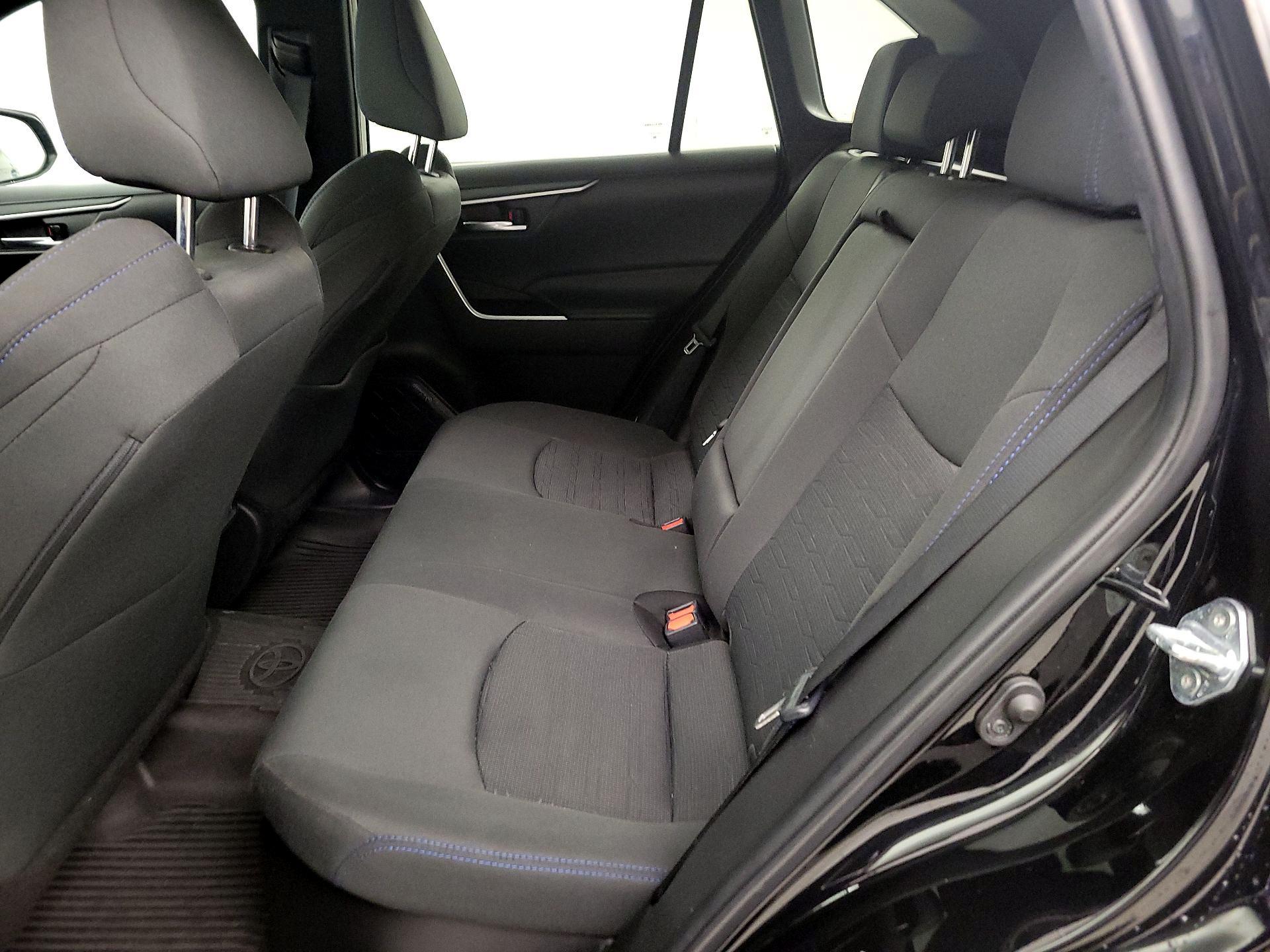 Thumbnail: 2022 Toyota RAV4 - 20