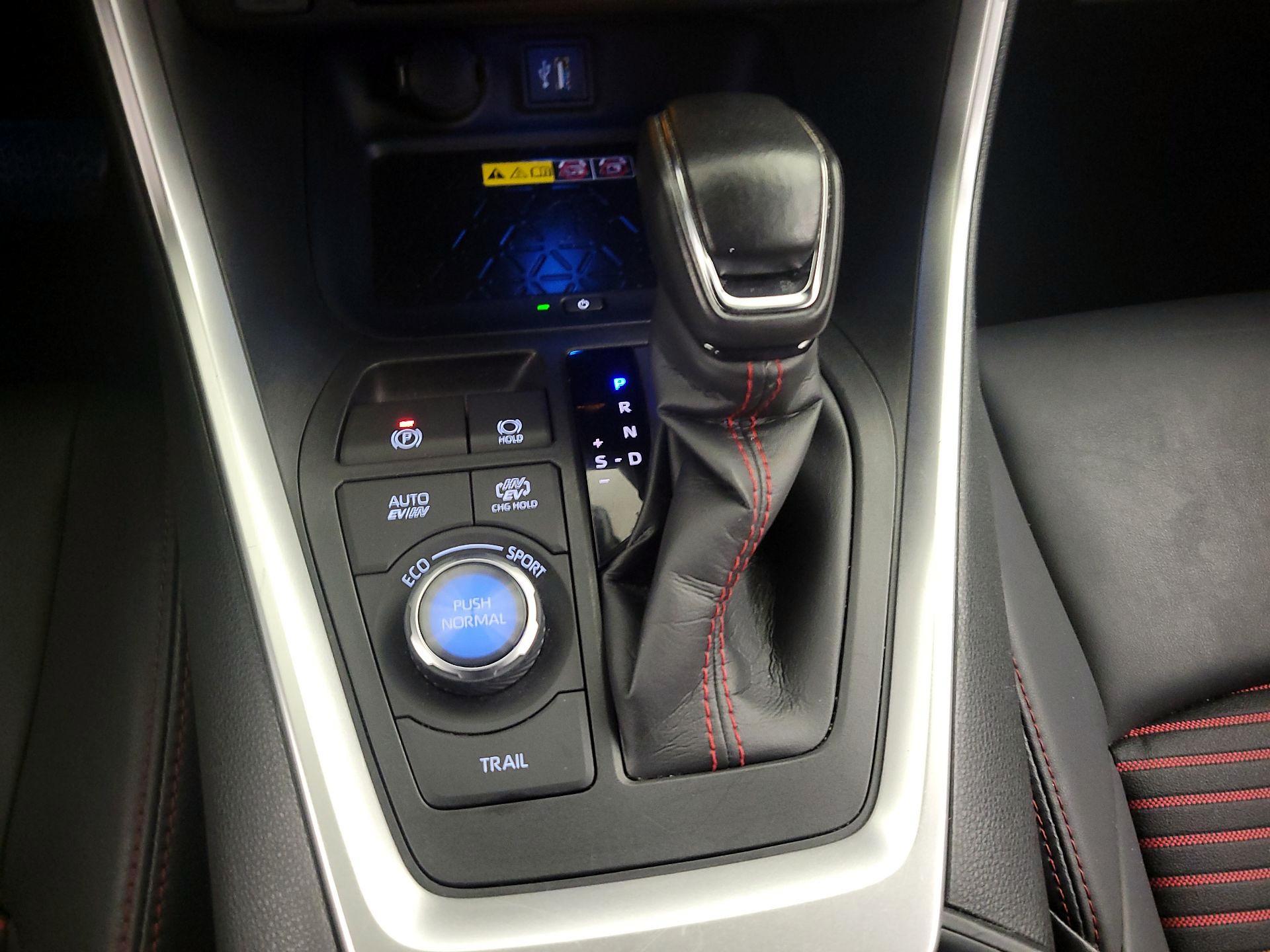 Thumbnail: 2023 Toyota RAV4 - 17