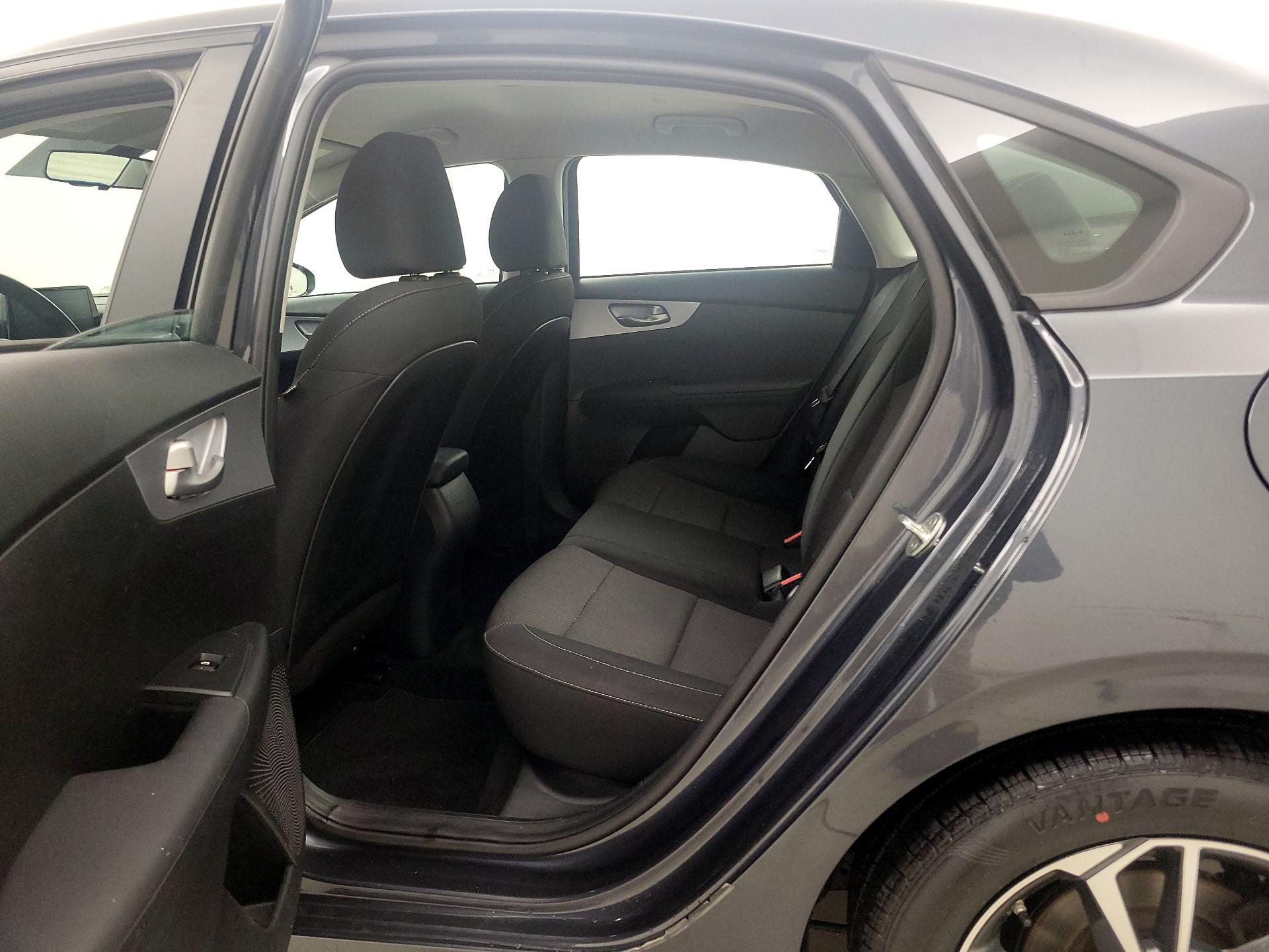 Thumbnail: 2023 Kia Forte - 19