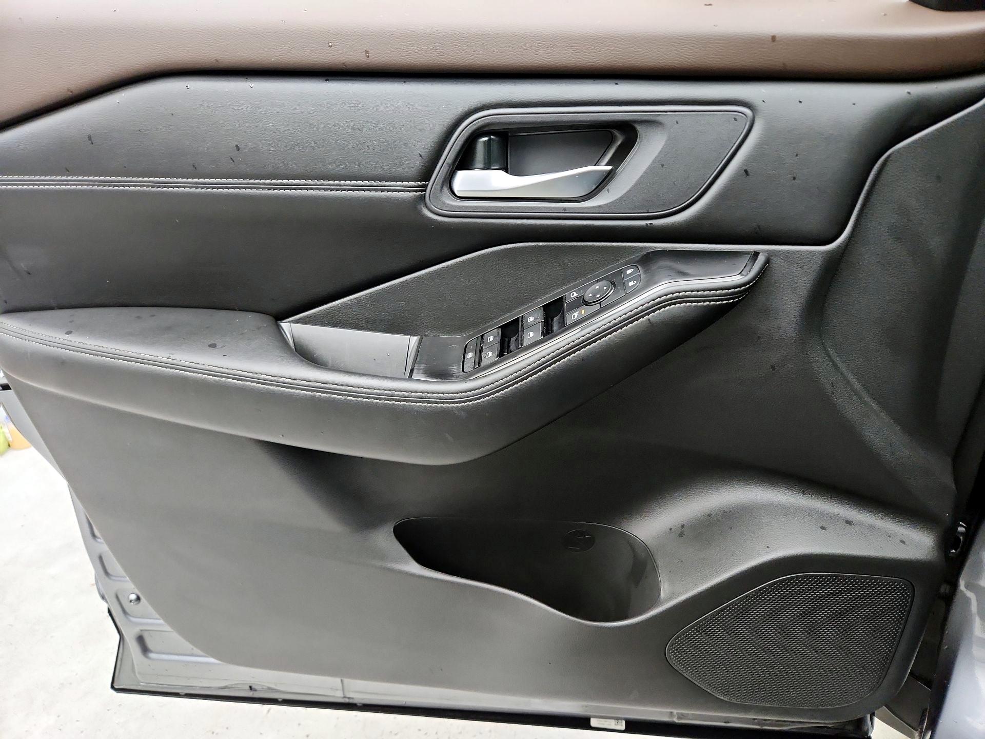 Thumbnail: 2023 Nissan Rogue - 12