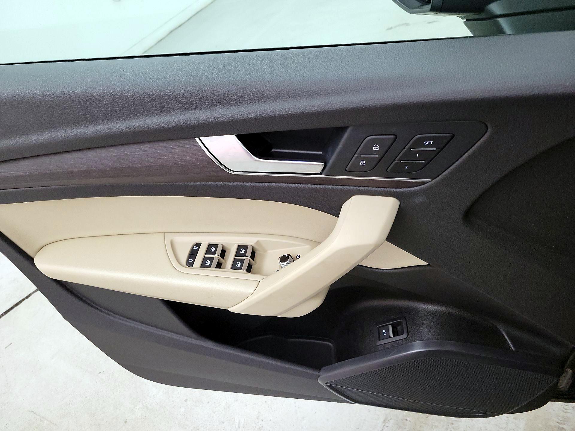 Thumbnail: 2022 Audi Q5 - 12