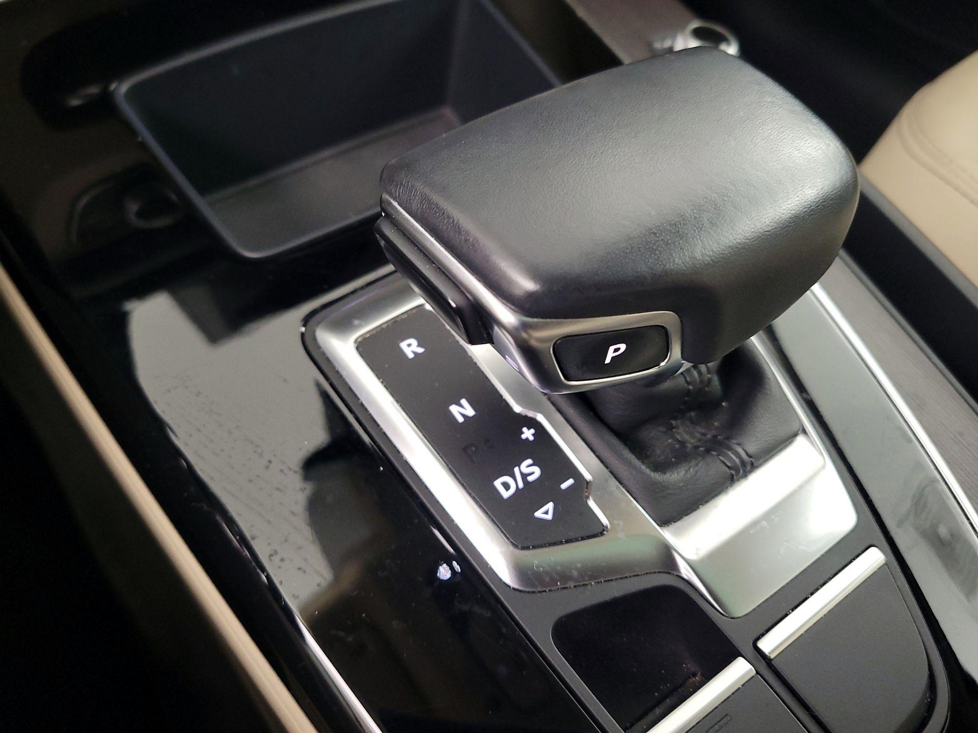 Thumbnail: 2022 Audi Q5 - 17