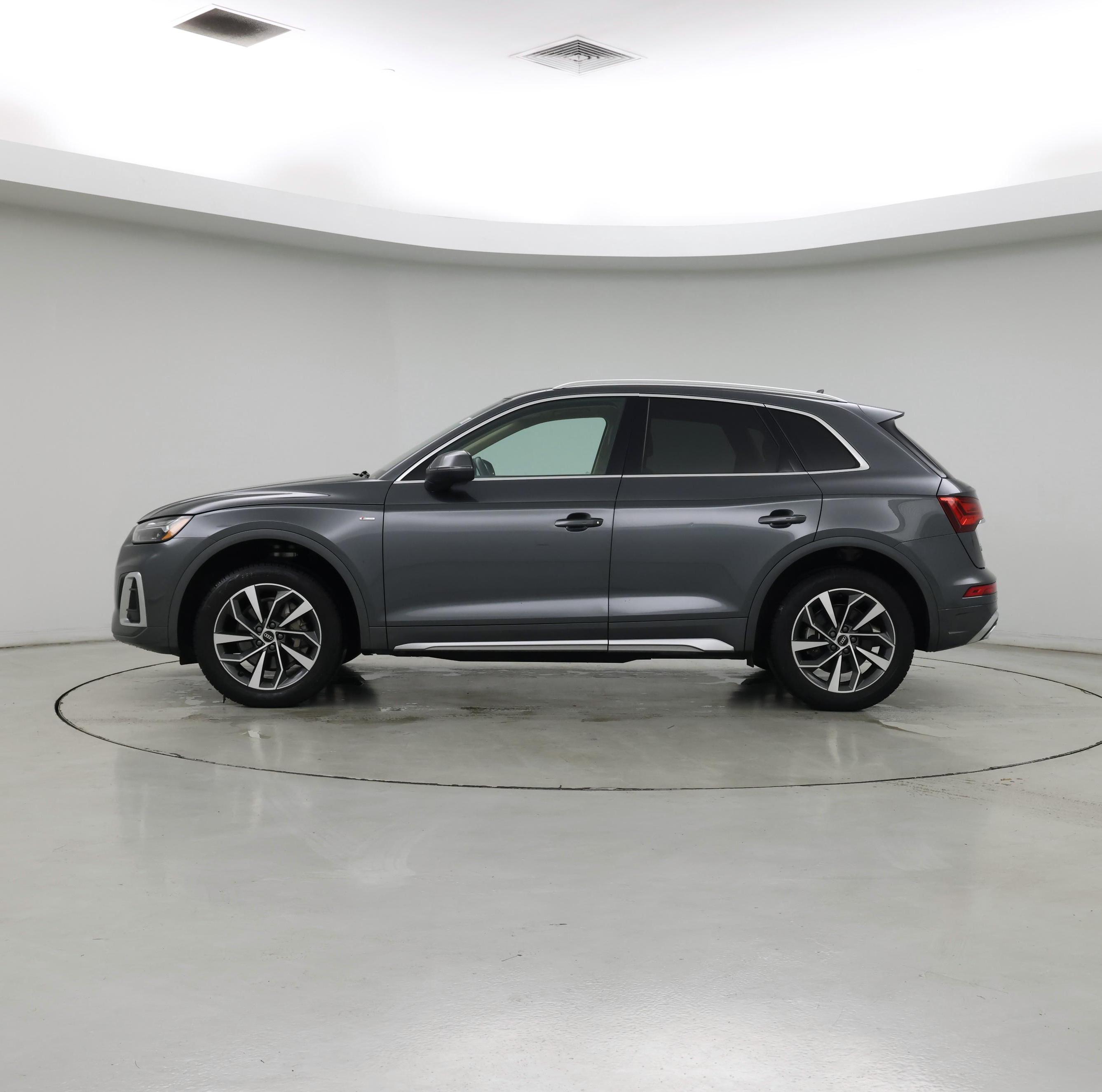 Thumbnail: 2022 Audi Q5 - 3