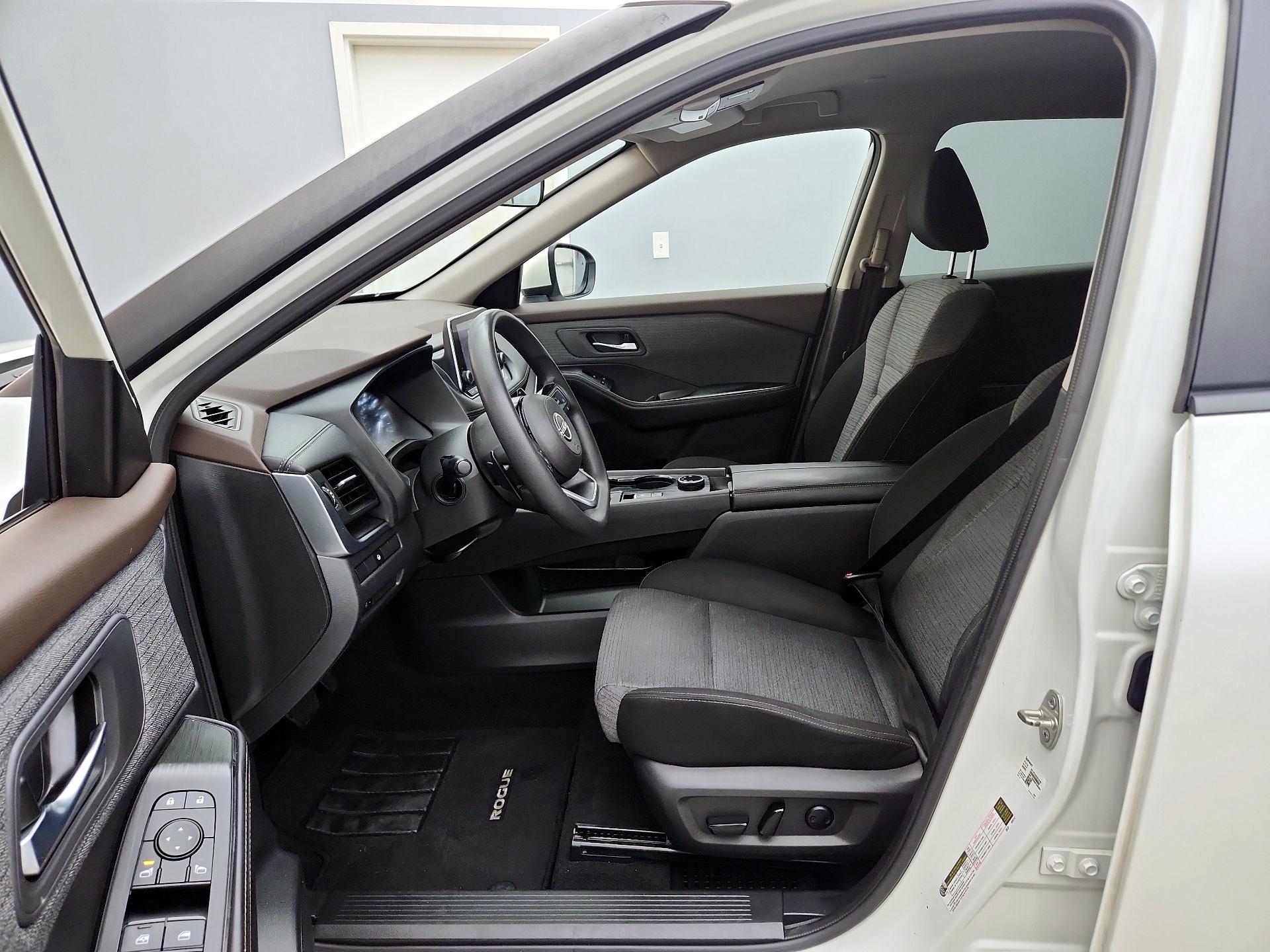 Thumbnail: 2023 Nissan Rogue - 11