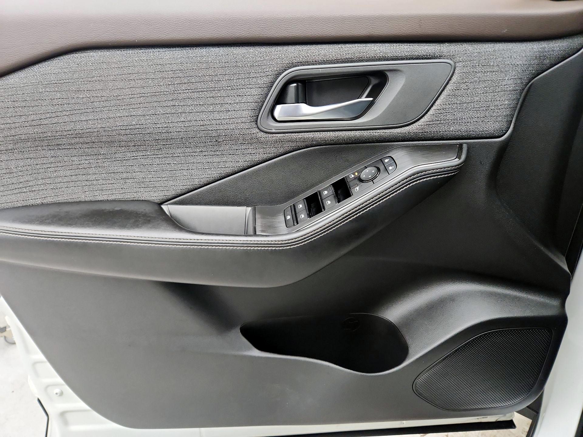 Thumbnail: 2023 Nissan Rogue - 12