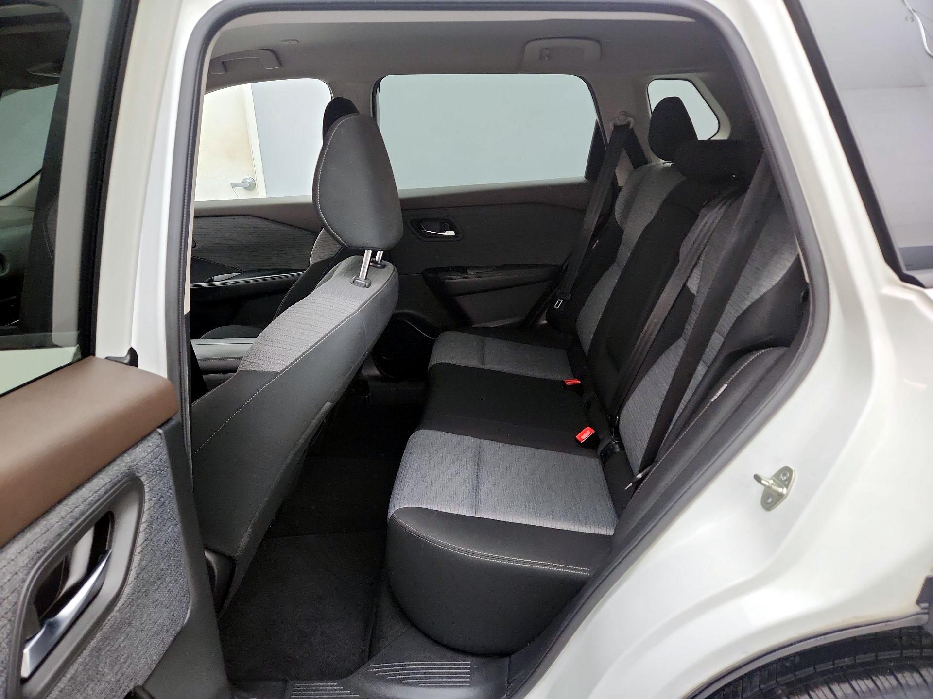 Thumbnail: 2023 Nissan Rogue - 19