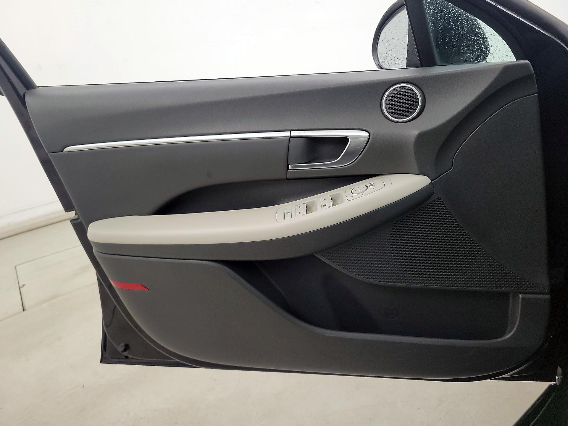 Thumbnail: 2023 Hyundai Sonata - 12