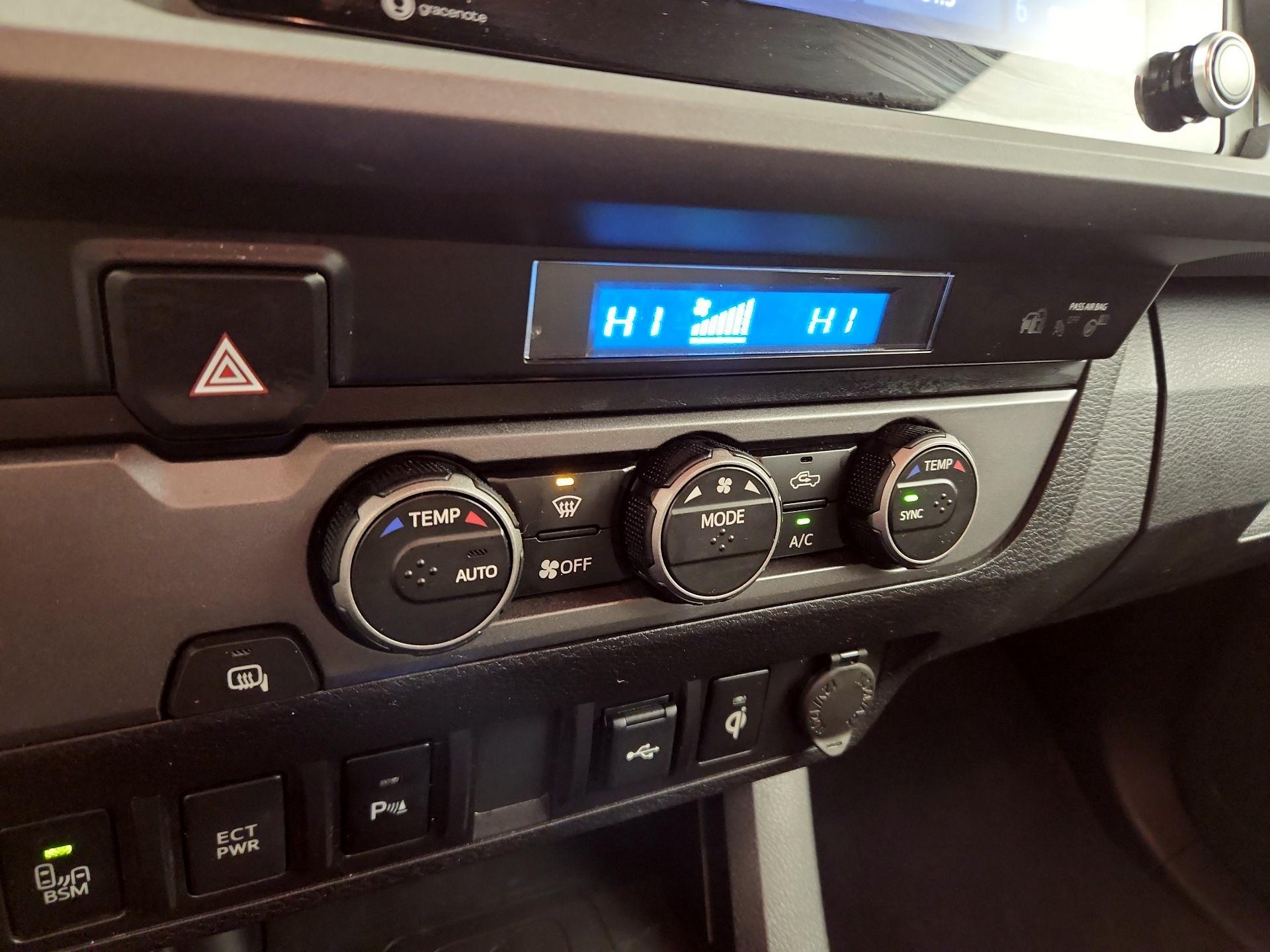 Thumbnail: 2022 Toyota Tacoma - 14