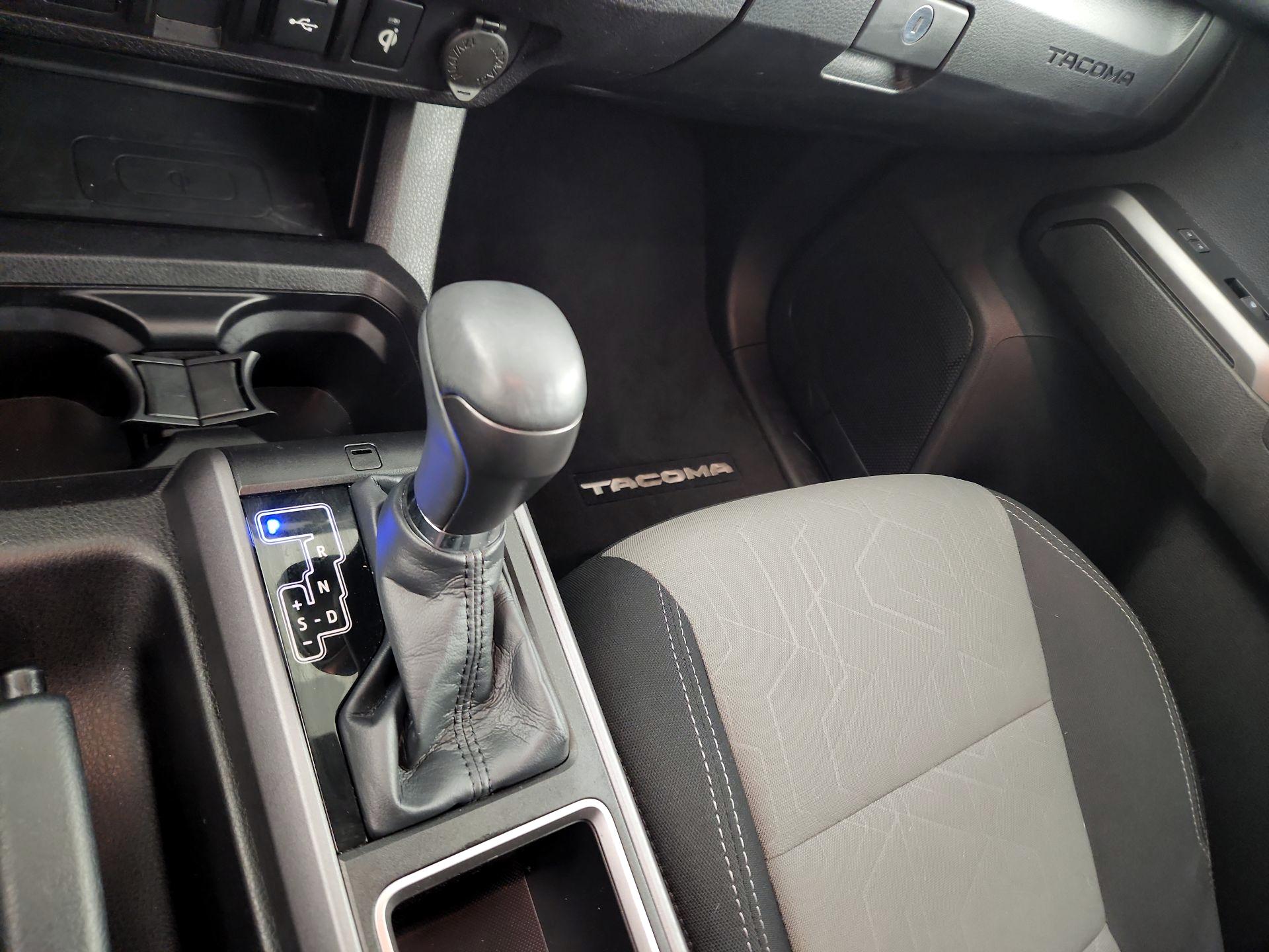 Thumbnail: 2022 Toyota Tacoma - 15