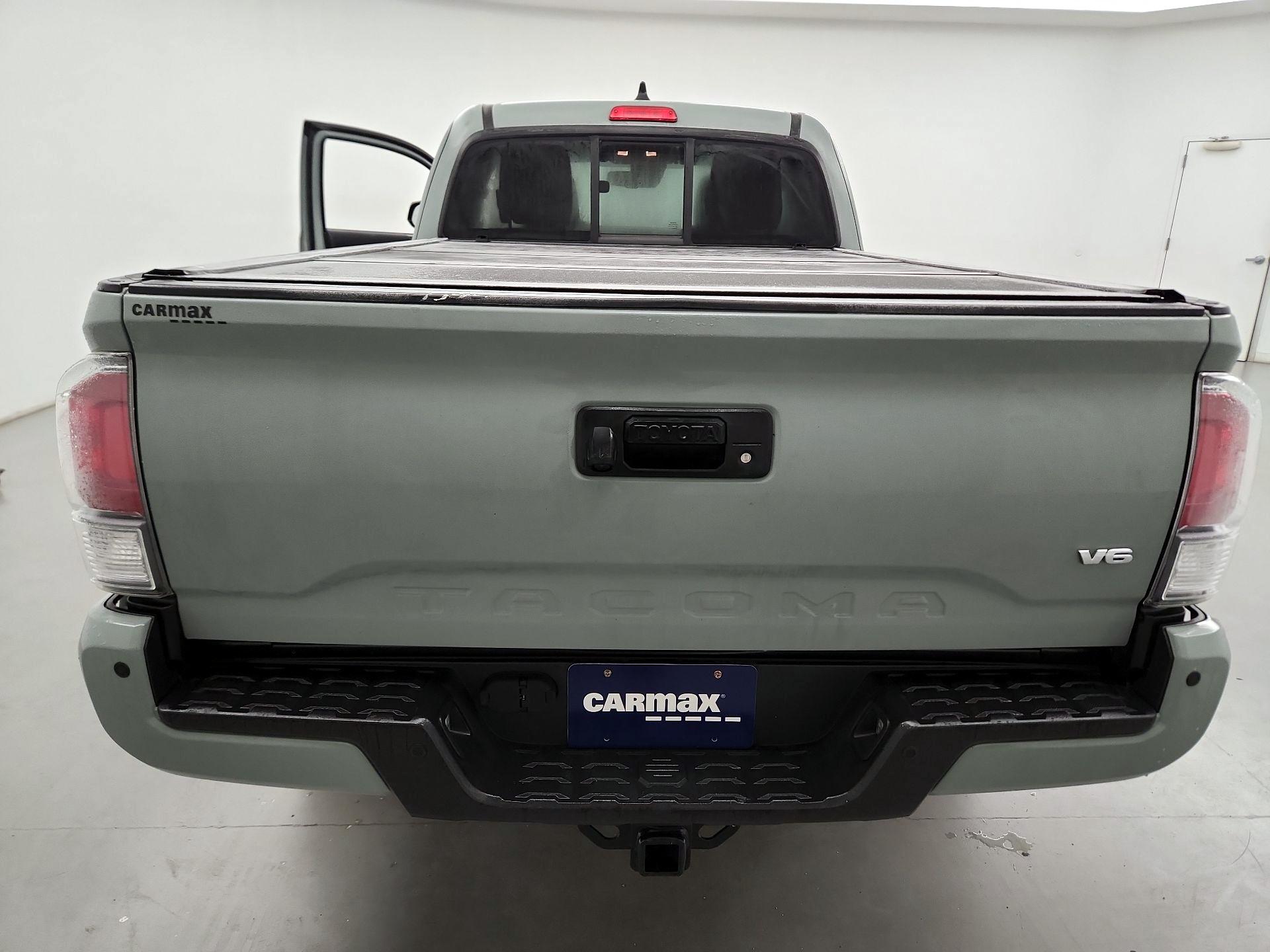 Thumbnail: 2022 Toyota Tacoma - 18