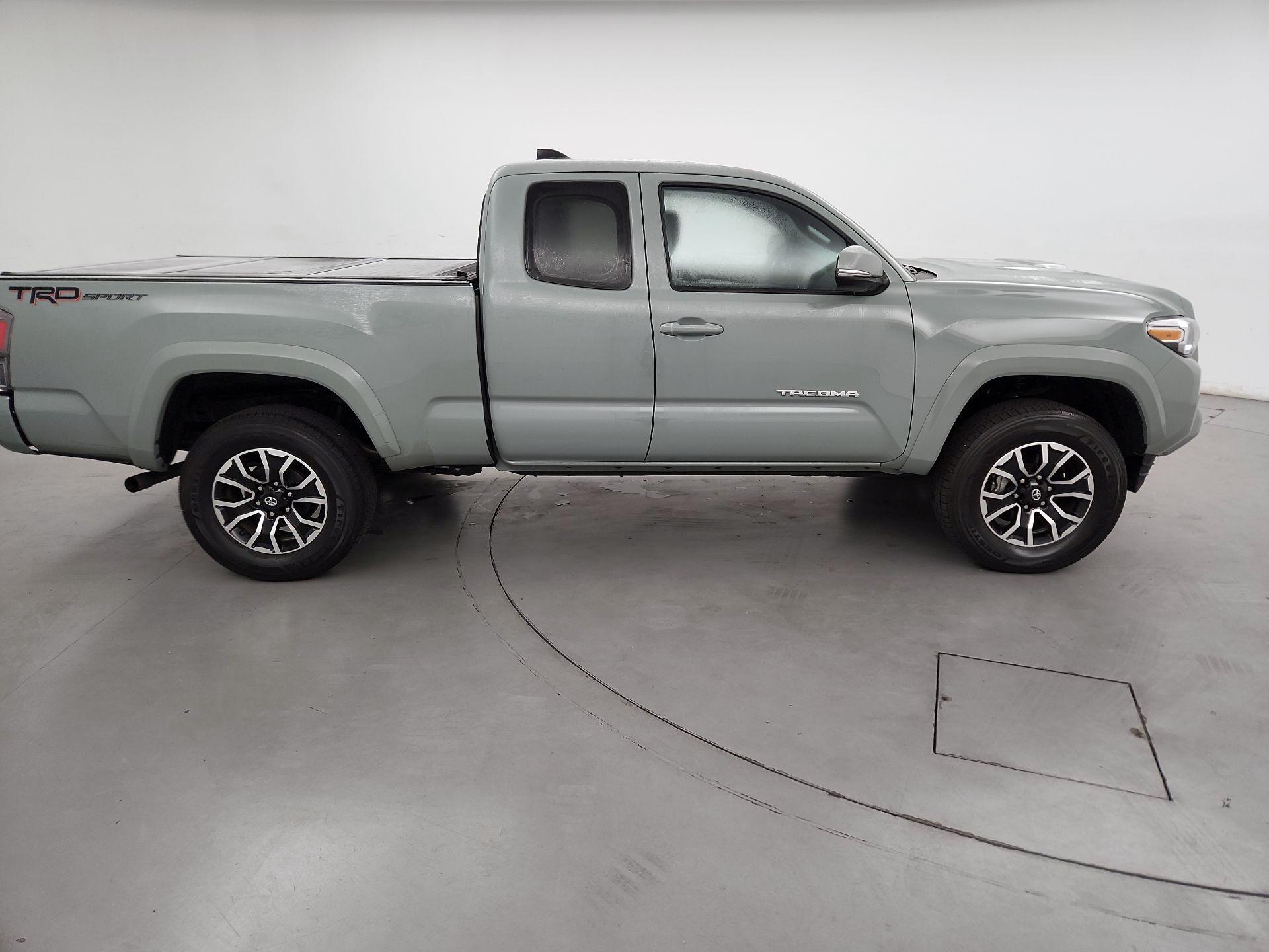 Thumbnail: 2022 Toyota Tacoma - 4