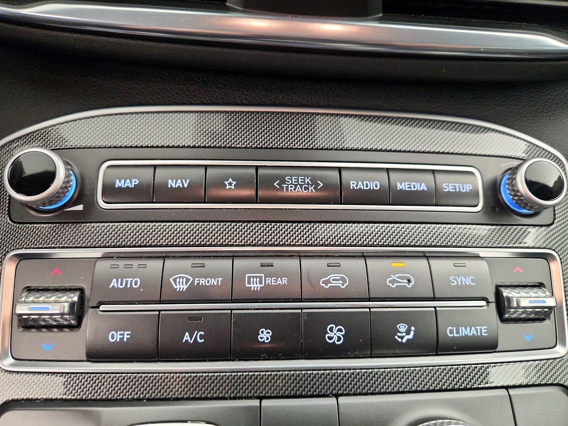 Thumbnail: 2023 Hyundai Santa Fe - 16