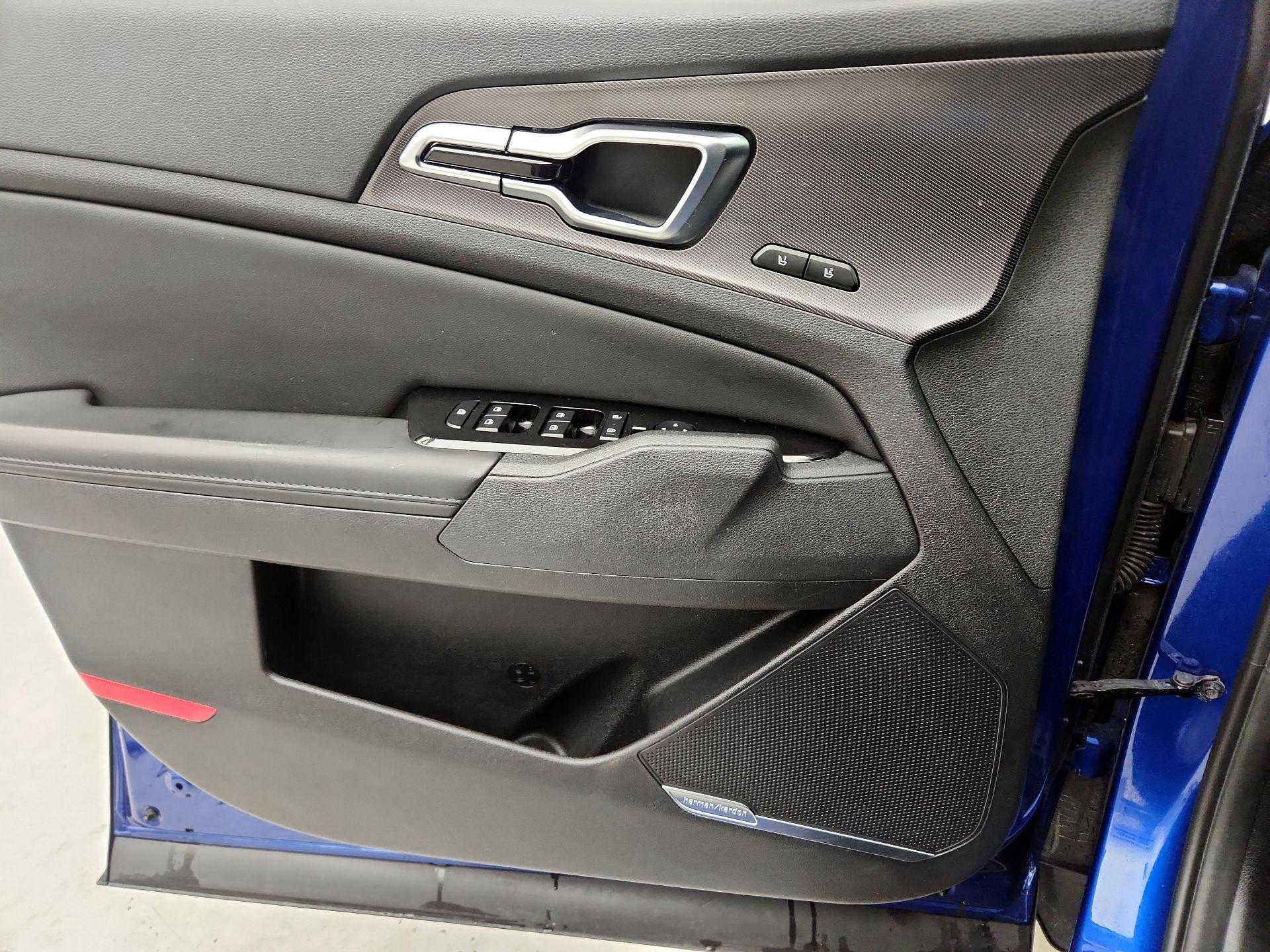 Thumbnail: 2023 Kia Sportage - 12