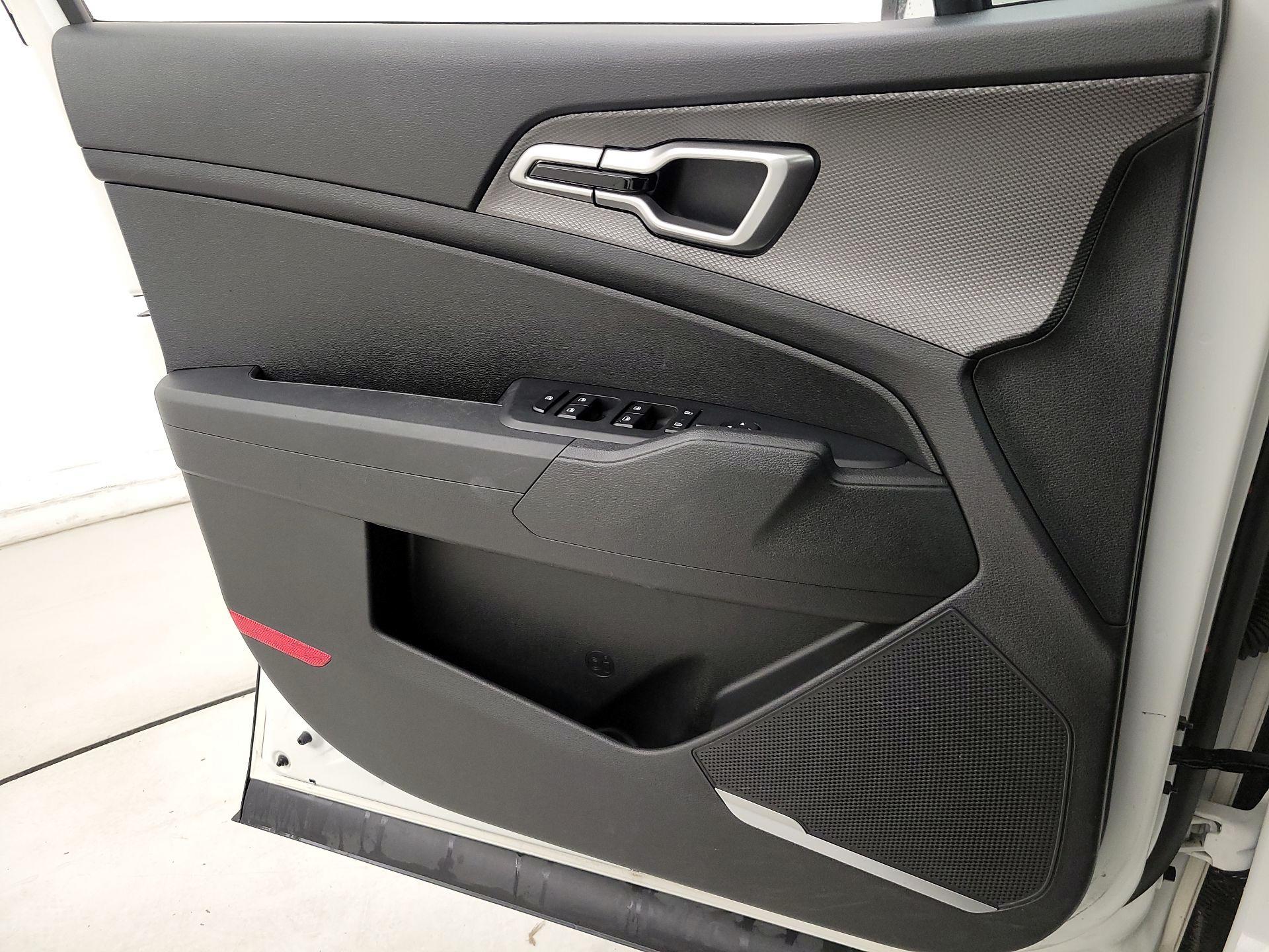 Thumbnail: 2023 Kia Sportage - 12