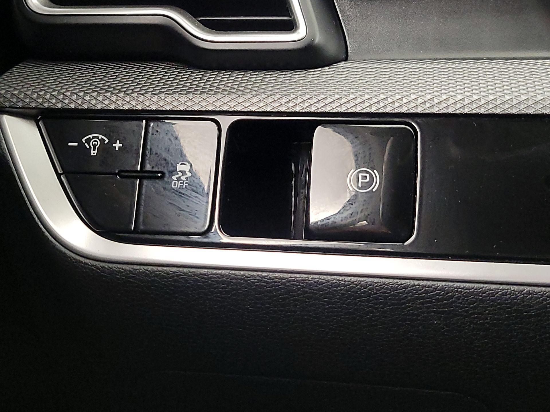 Thumbnail: 2023 Kia Sportage - 13