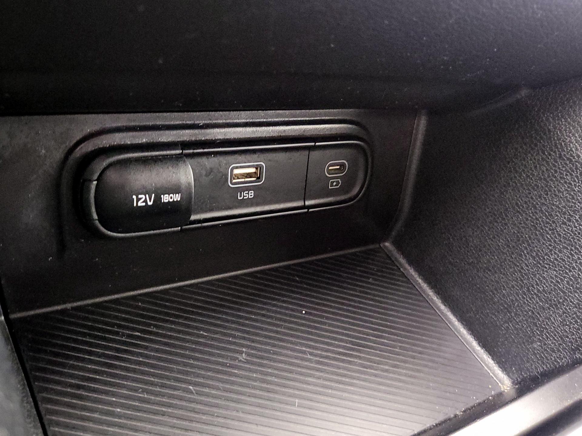 Thumbnail: 2023 Kia Sportage - 18