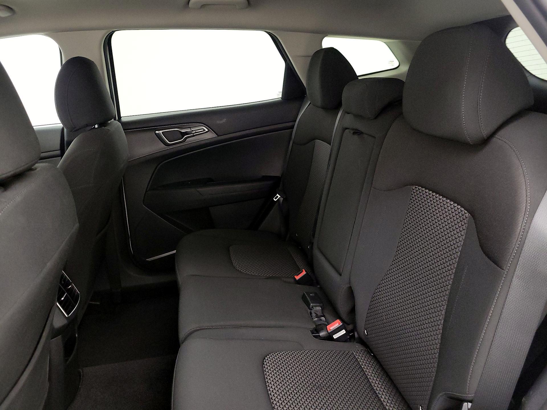 Thumbnail: 2023 Kia Sportage - 19