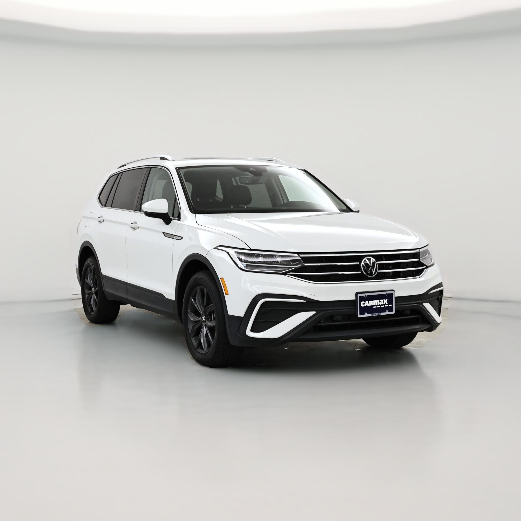 Thumbnail: 2022 Volkswagen Tiguan - 1