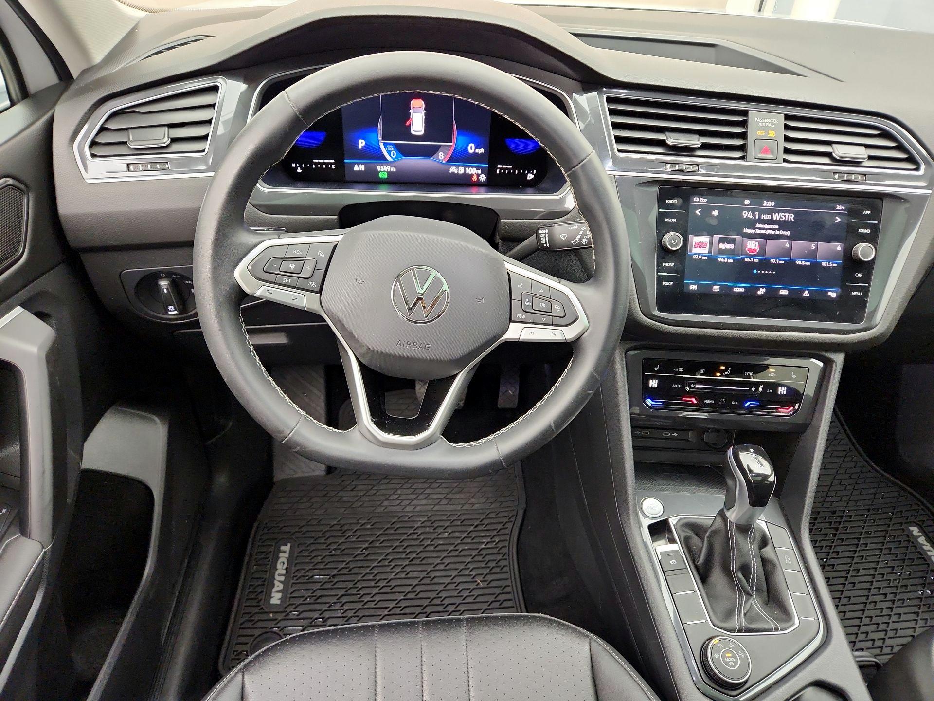 Thumbnail: 2022 Volkswagen Tiguan - 10