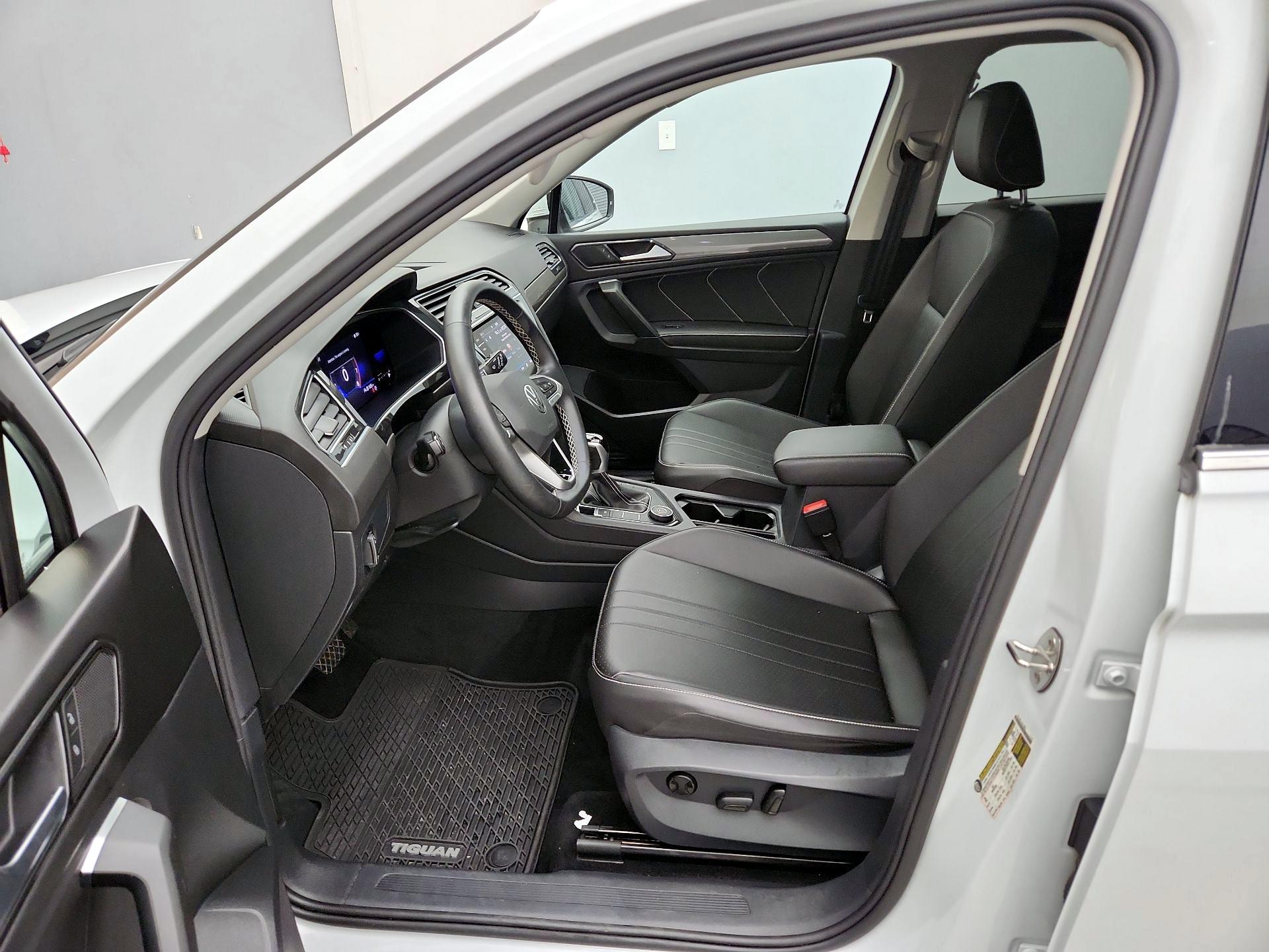 Thumbnail: 2022 Volkswagen Tiguan - 11