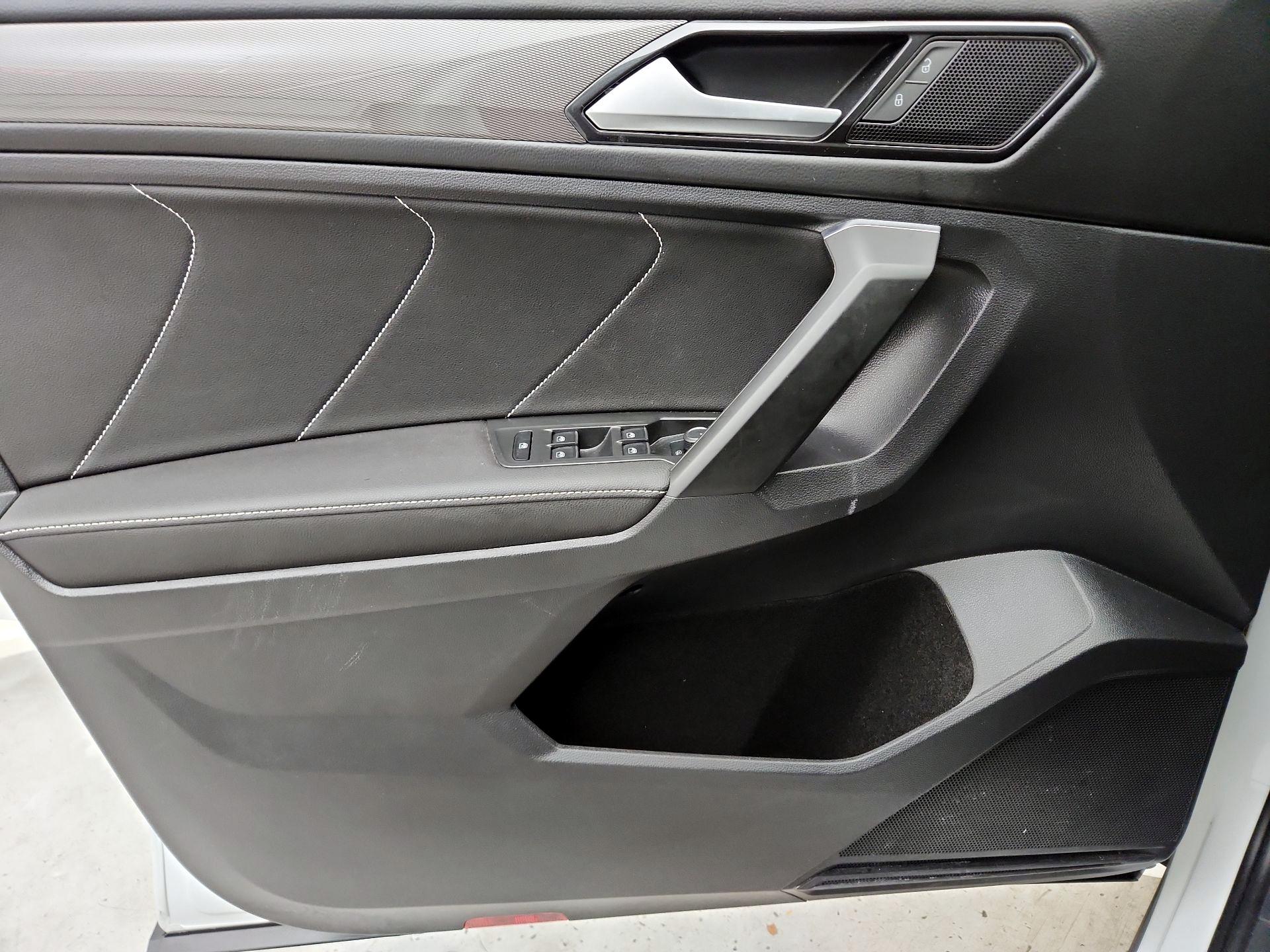 Thumbnail: 2022 Volkswagen Tiguan - 12