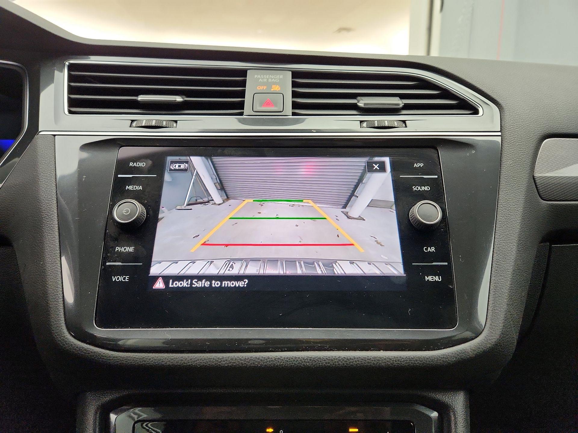 Thumbnail: 2022 Volkswagen Tiguan - 14