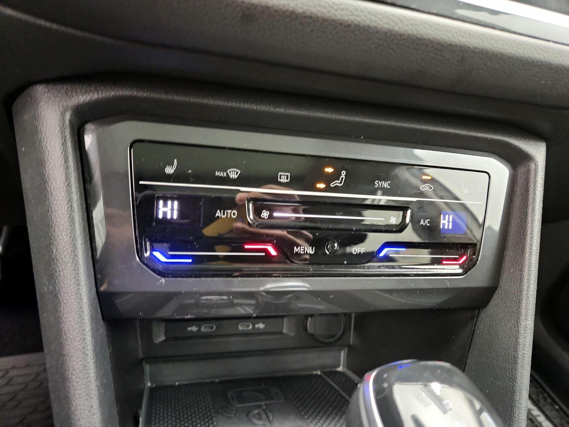 Thumbnail: 2022 Volkswagen Tiguan - 16