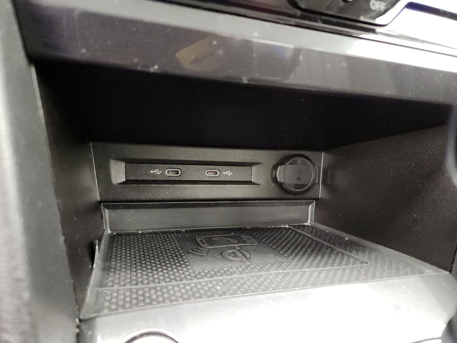 Thumbnail: 2022 Volkswagen Tiguan - 18