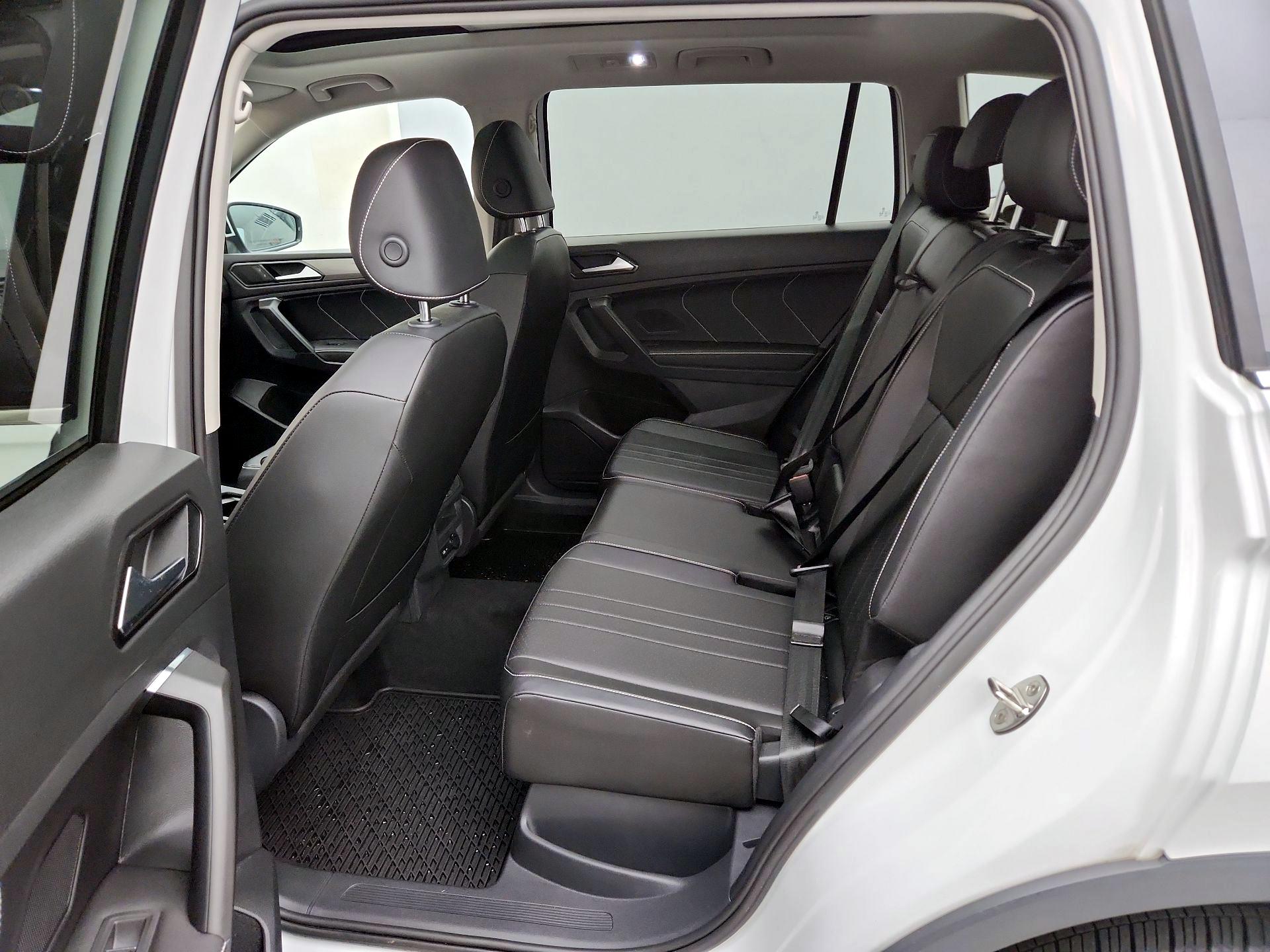 Thumbnail: 2022 Volkswagen Tiguan - 20