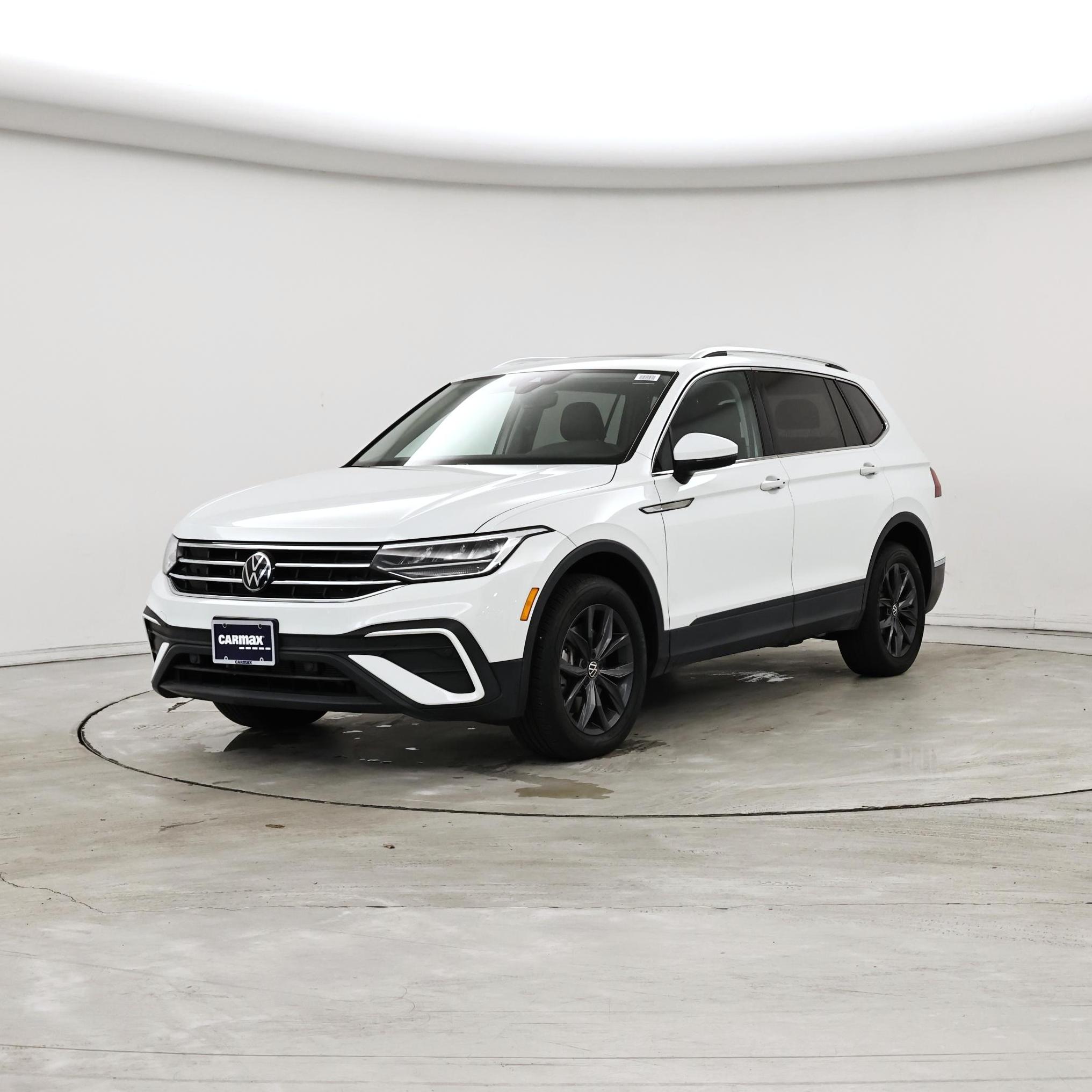 Thumbnail: 2022 Volkswagen Tiguan - 4