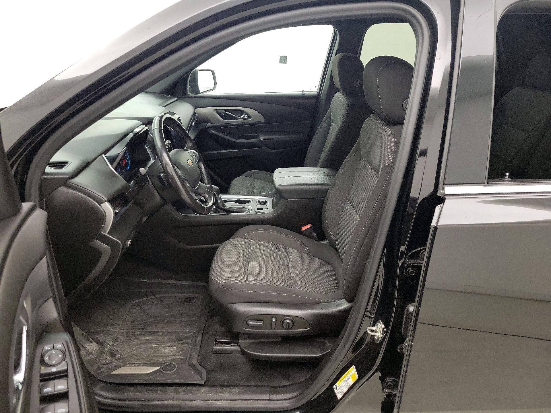 Thumbnail: 2022 Chevrolet Traverse - 11