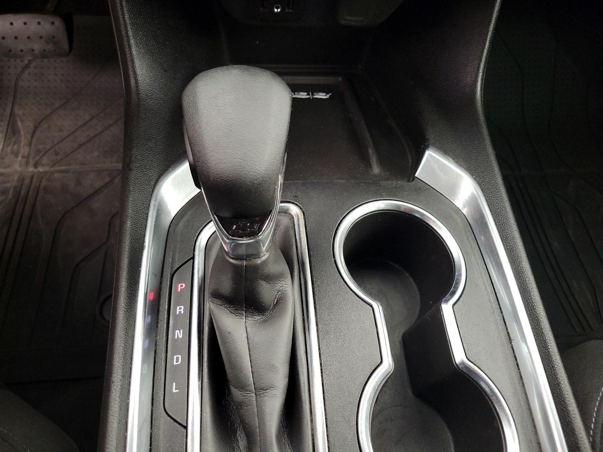 Thumbnail: 2022 Chevrolet Traverse - 17