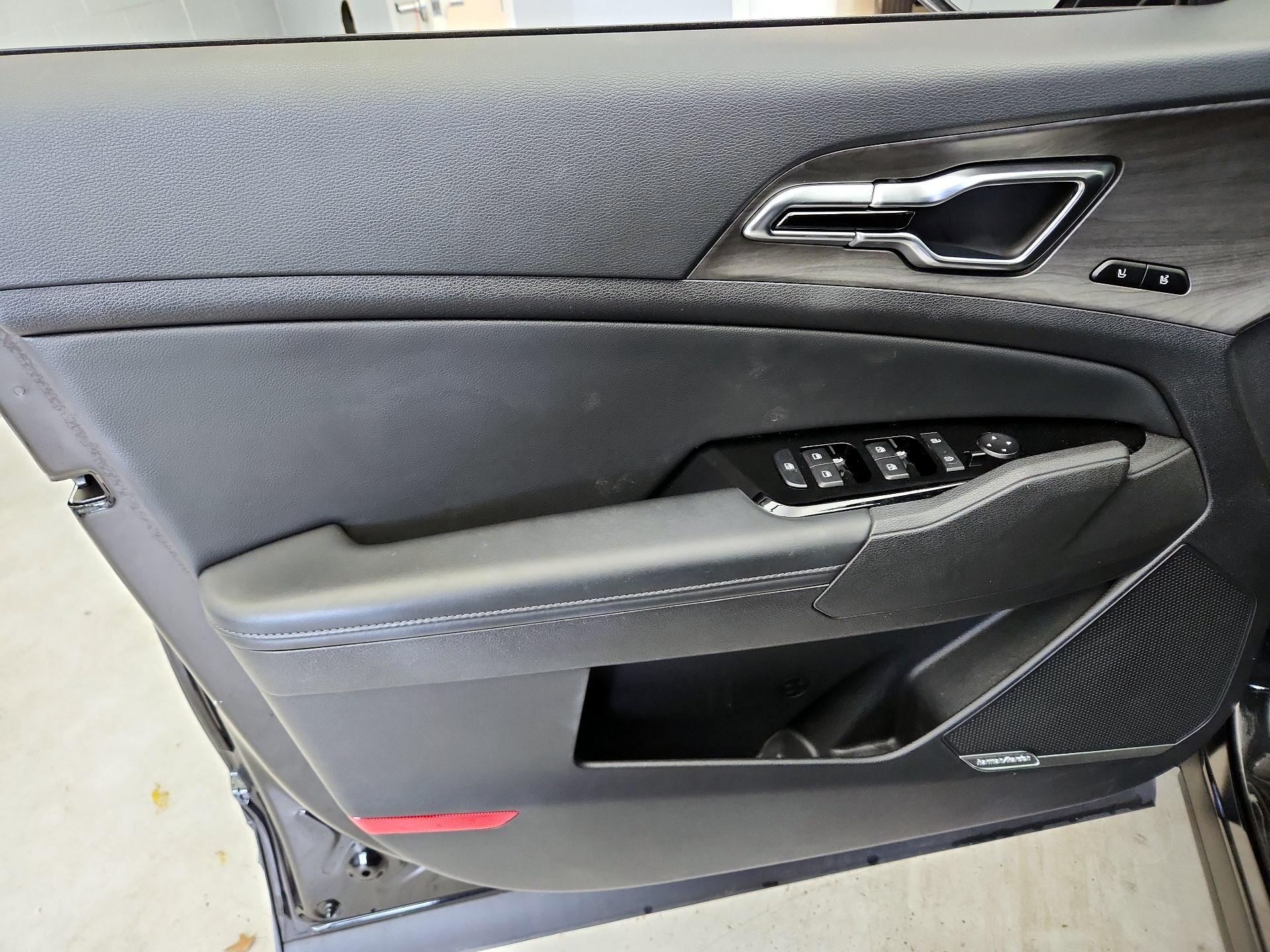 Thumbnail: 2023 Kia Sportage - 12